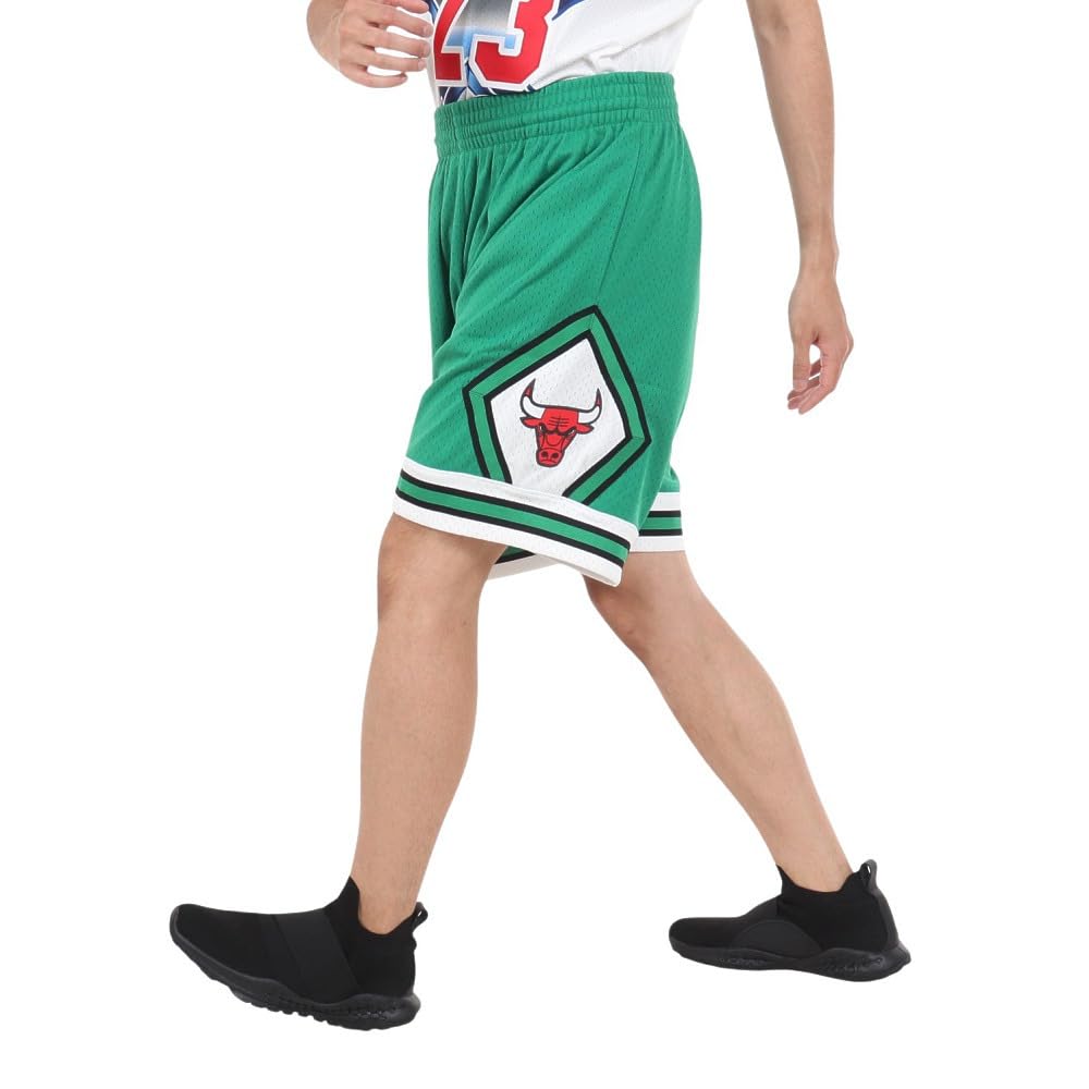 Mitchell & Ness Chicago Bulls NBA Swingman Shorts for Men - 2008 Retro Basketball Shorts for Gym, Streetwear & Casual Outfits