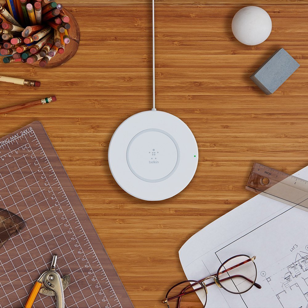 Belkin 7.5W Fast Wireless Charging Pad - Qi Certified for iPhone, Samsung Galaxy & AirPods - EU Plug (White) | Perfect for Bedside, Office & Car Charging