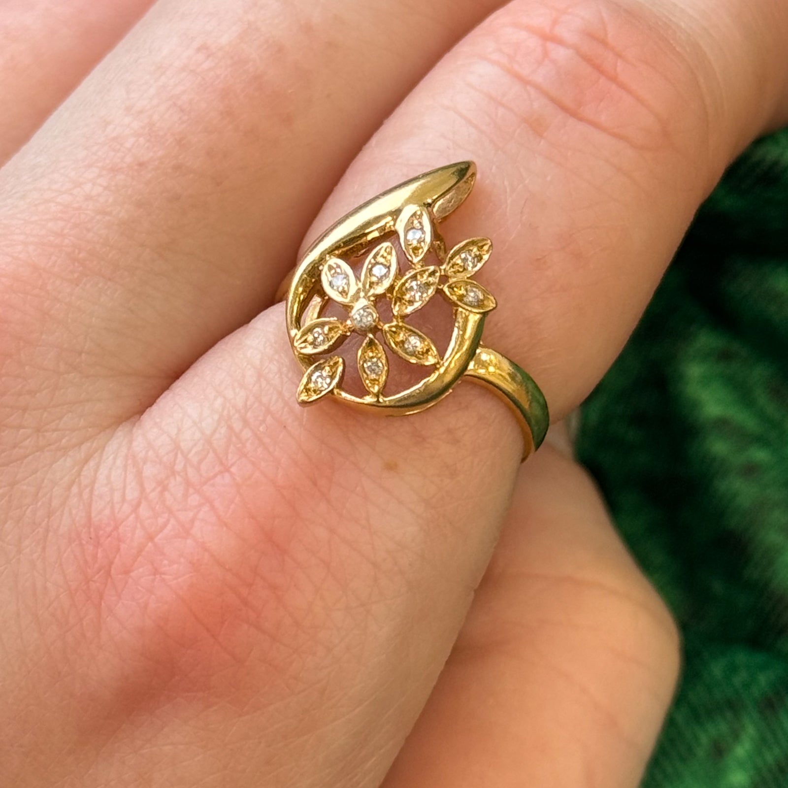 0.07ctw Diamond Flower Ring - Size 6.25 - Elegant Sterling Silver Engagement & Wedding Band - Perfect for Anniversary, Valentine's Day & Special Occasions