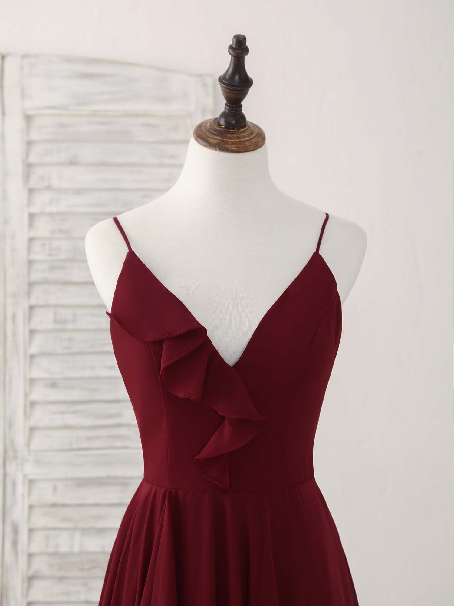Elegant Burgundy V-Neck Chiffon Long Prom Dress for Women - Perfect for Bridesmaid, Evening Gown & Formal Occasions