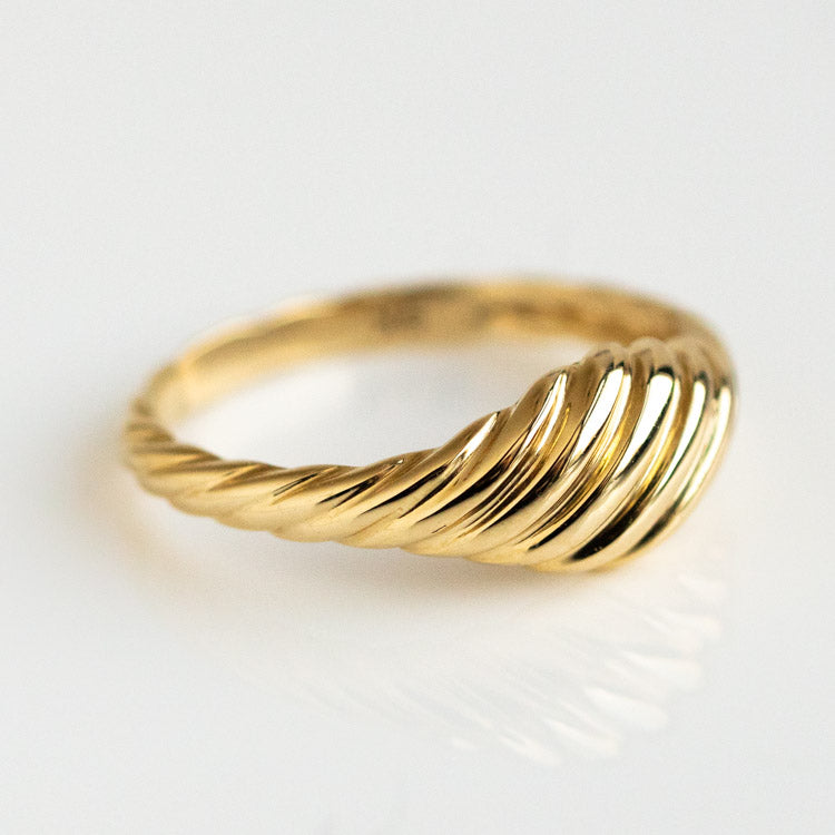 Solid Gold Twisted Signet Ring for Men & Women - Vintage Style Jewelry Gift for Weddings, Anniversaries & Special Occasions