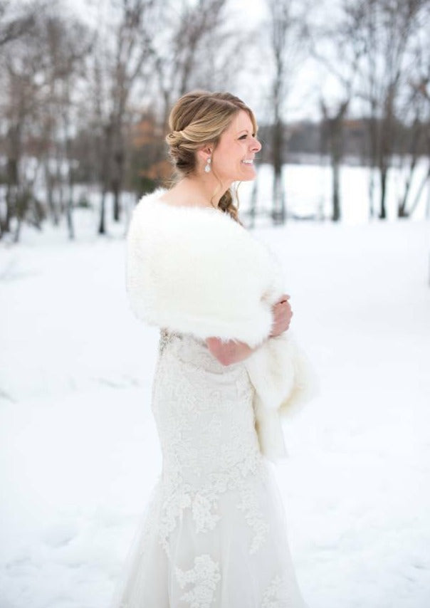 Ivory White Fur Shawl - Soft & Luxurious Winter Wrap (Lilian Ivy03) for Women - Perfect for Weddings, Parties & Cold Weather Fashion