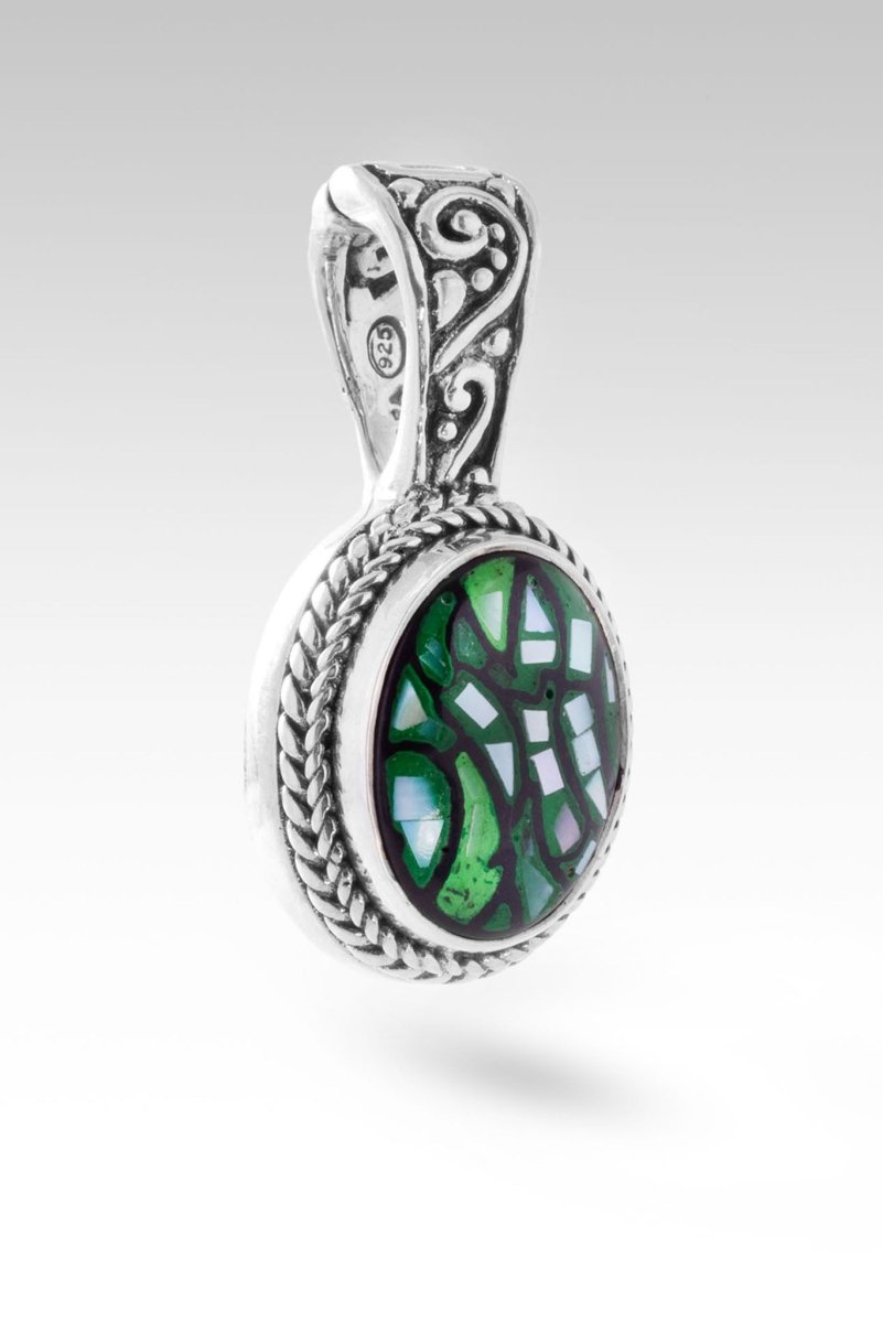 Everlasting Presence Pendant™ - Green Leaf Mother of Pearl Mosaic Necklace for Women | Elegant Jewelry Gift for Mom, Wife, or Loved Ones | Perfect for Weddings, Anniversaries, and Special Occasions