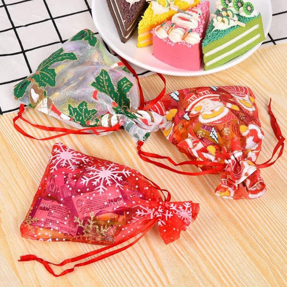 50 Pcs Christmas Organza Gift Bags with Drawstring - 4x6 Inch Party Favor Pouches for Jewelry, Candy & Small Gifts - Perfect for Holiday Parties, Wedding Favors & Birthday Celebrations