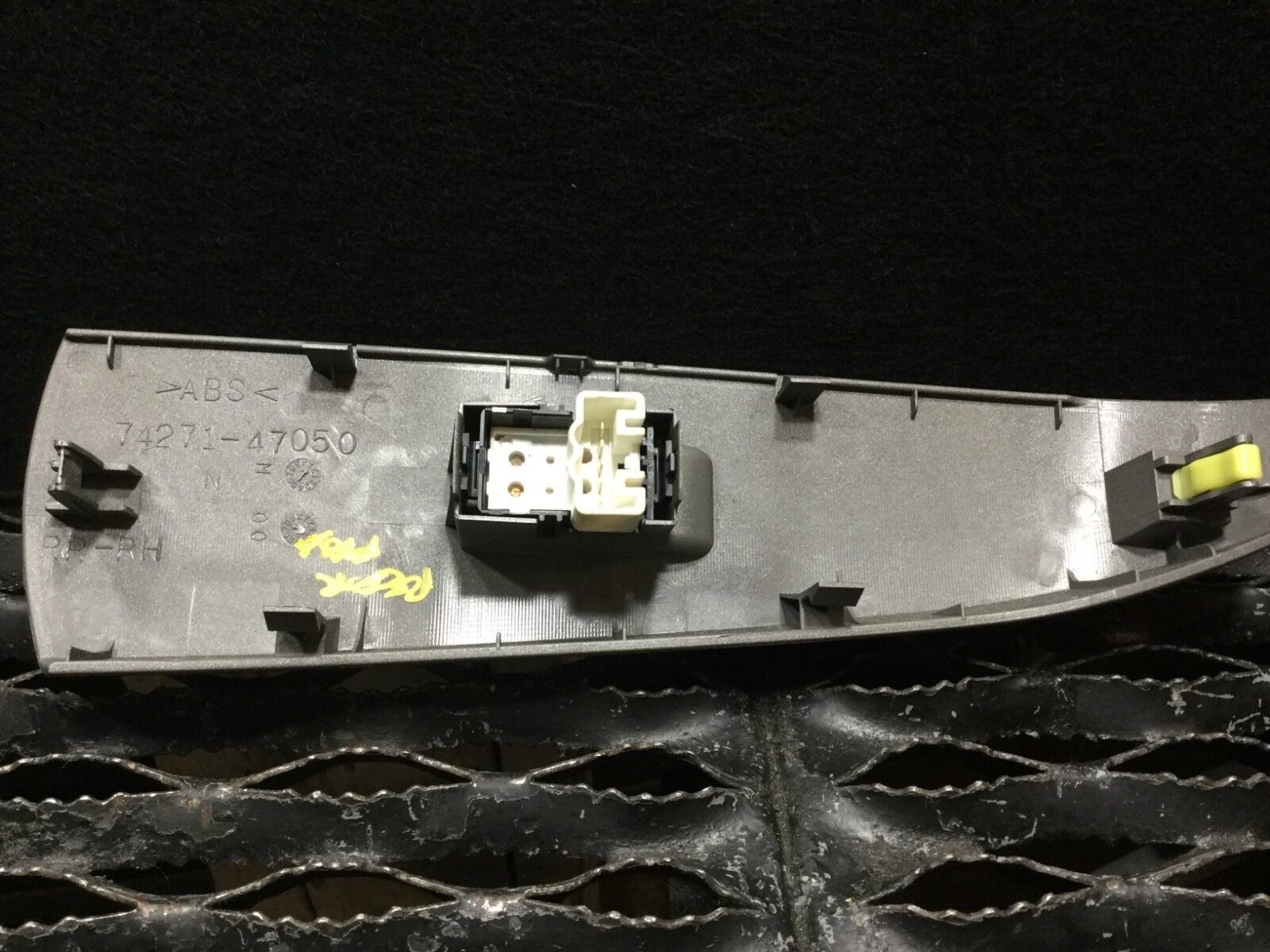 2005-2009 Toyota Prius Right Rear Power Window Switch OEM Replacement - Perfect for Window Repair & Maintenance