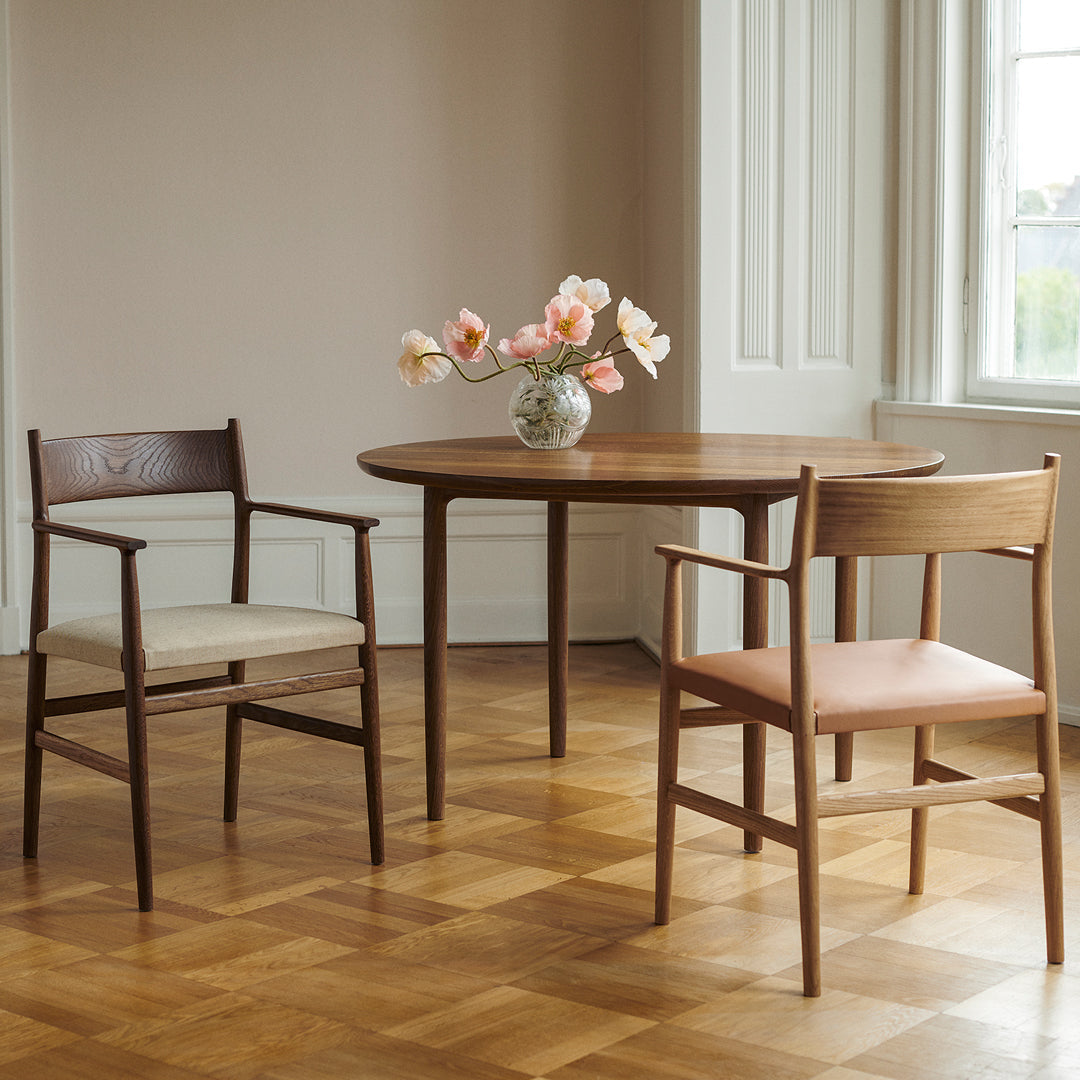 Round Arv Dining Table - Modern & Stylish for Kitchen, Dining Room, or Small Space