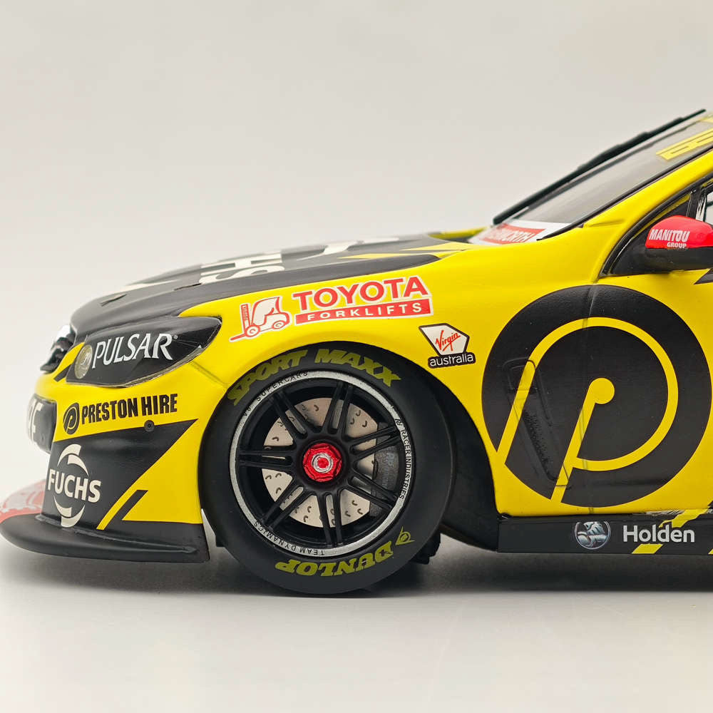 APEX 1/18 Scale Holden VF Commodore PRESTON HIRE RACING #18 LEE HOLDSWORTH 2017 AD80707 Diecast Model Car - Limited Edition Collectible for Racing Fans & Display