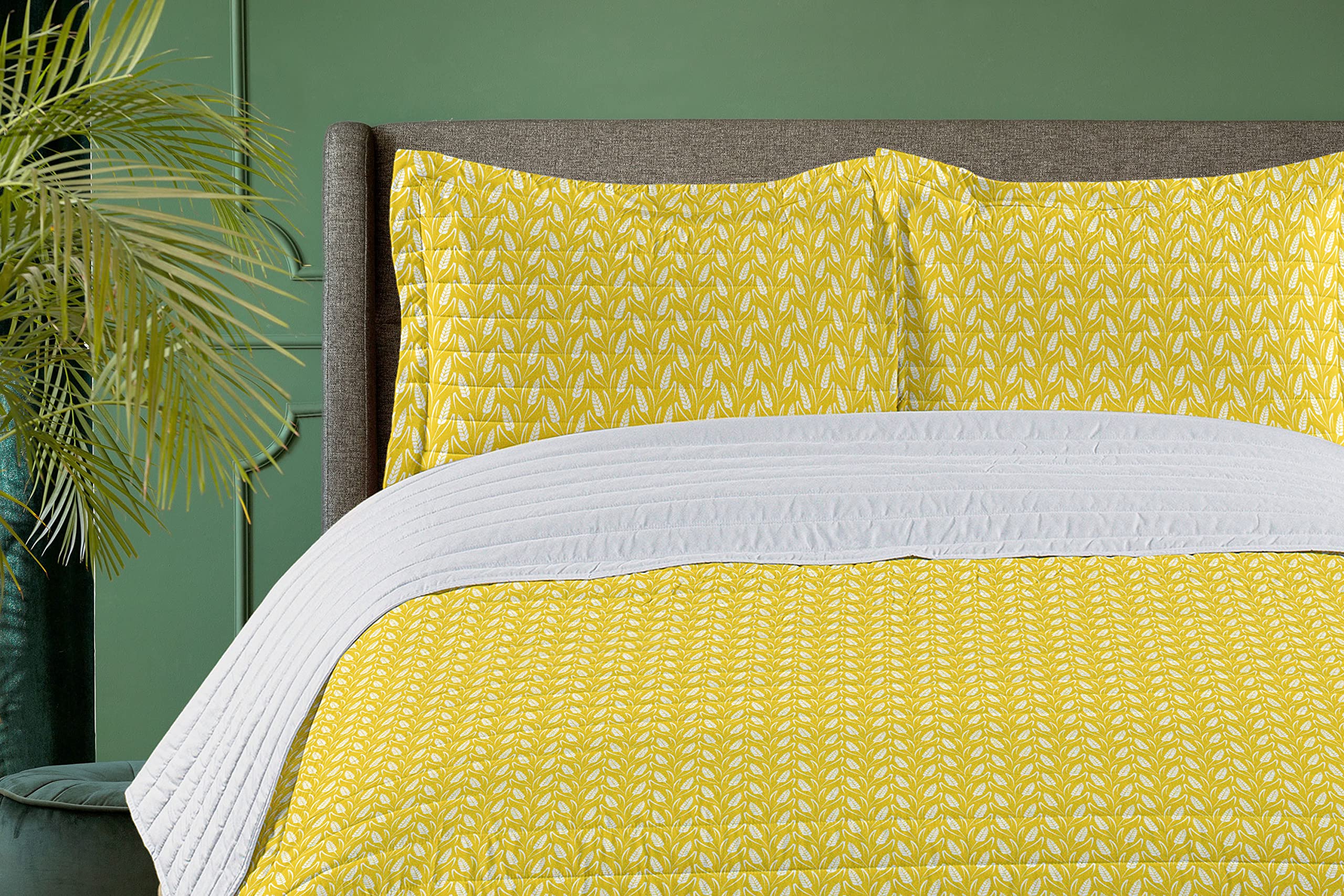 Ambesonne Yellow and White Microfiber Bedspread Set - Queen Size Soft Bedding with Pillow Shams & Comforter, Wheat Ear Silhouette Design in Earthy Tones | Perfect for Farmhouse, Rustic or Country Style Bedrooms
