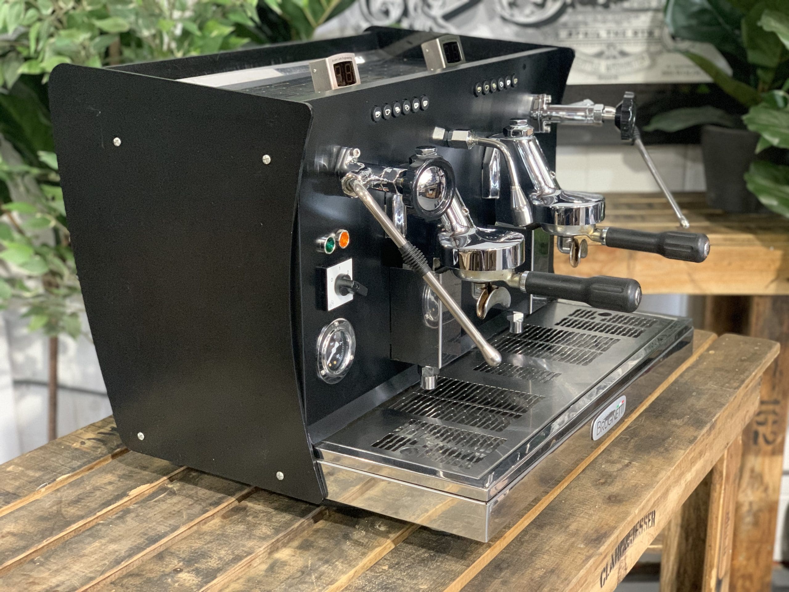 Brugnetti Giulia Manufactum 2 Group Black Commercial Espresso Machine for Coffee Shops & Restaurants | Professional Barista Equipment