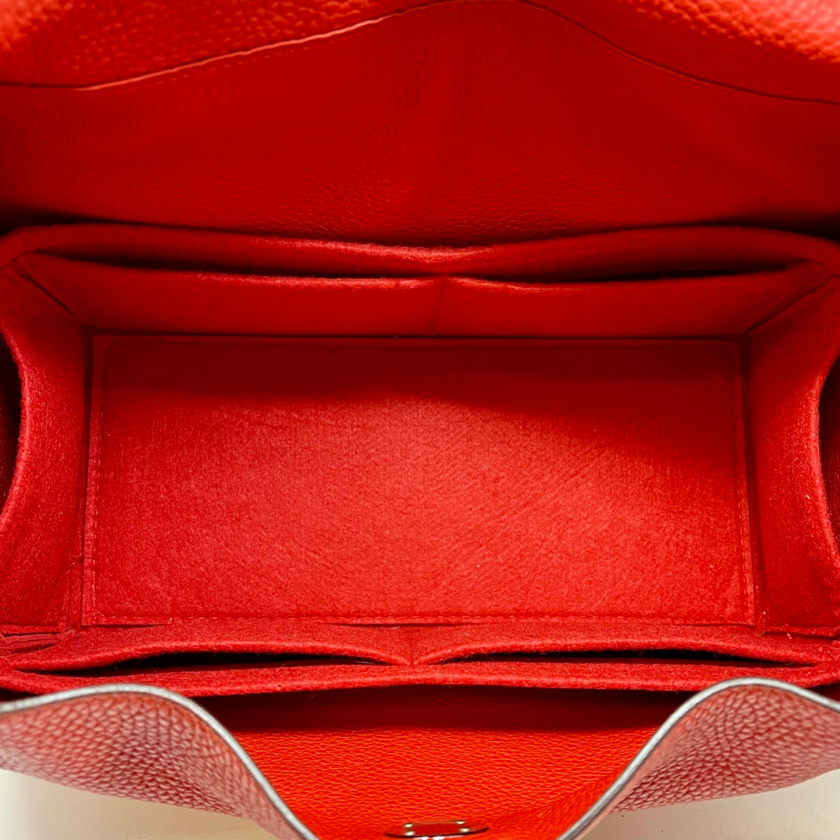 Authentic Hermes Lindy 30 Handbag - Luxury Leather Shoulder Bag for Women | Perfect for Work, Travel & Everyday Elegance