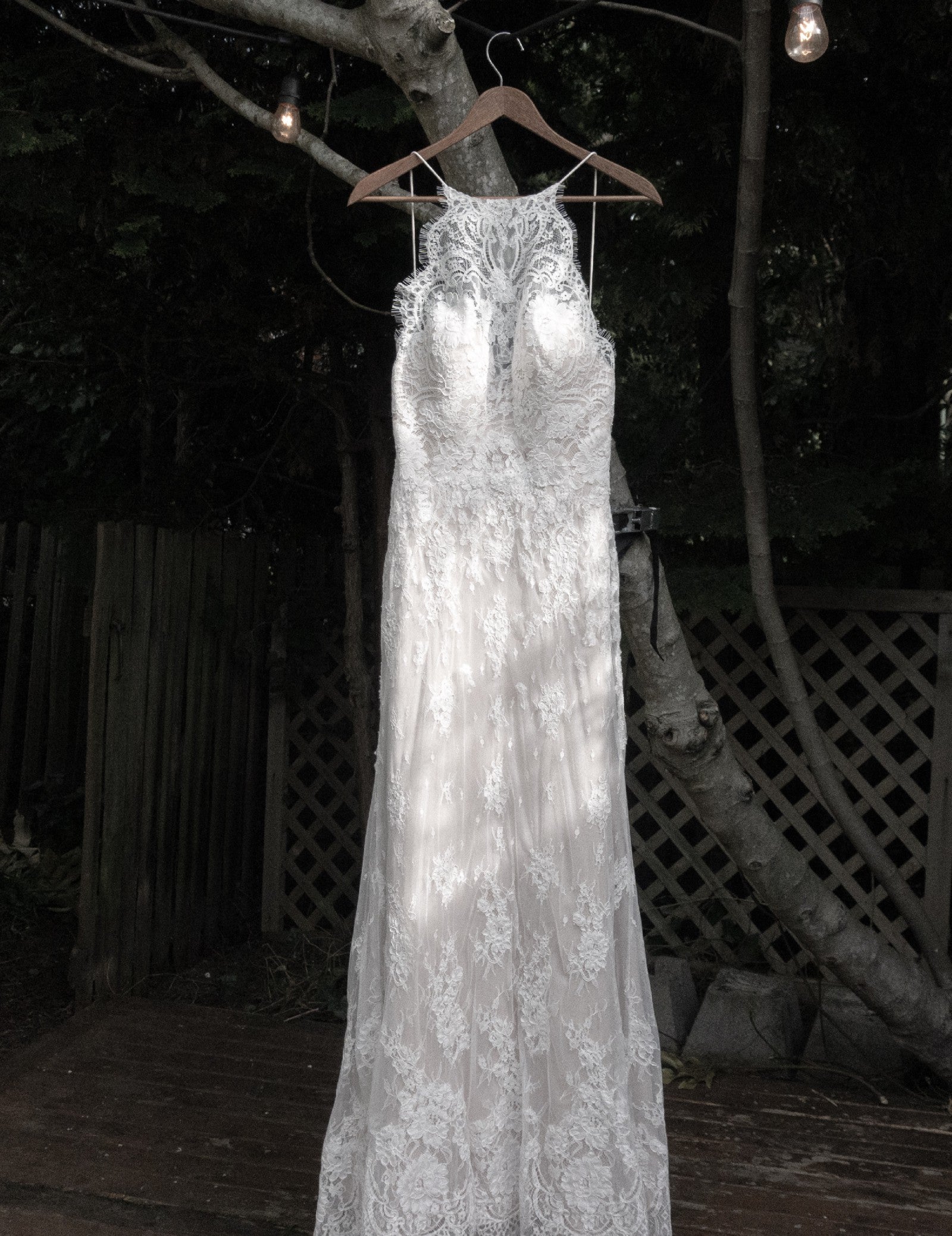 Wtoo Yoli 12108 Sample Wedding Gown - Elegant Lace Bridal Dress for Bride, Perfect for Church Ceremony & Beach Weddings