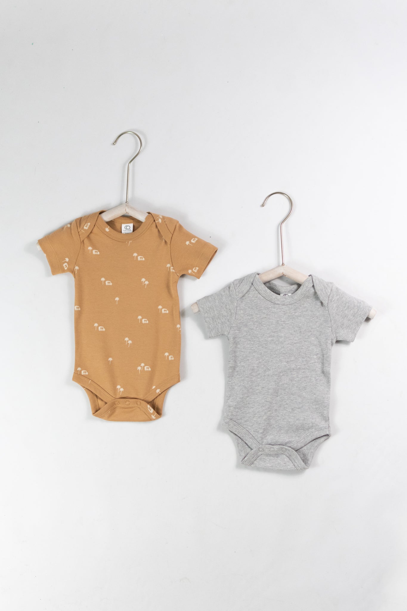 Classic Heather Grey Short Sleeve Baby Bodysuit - Unisex Infant Onesie for Newborns & Toddlers | Perfect for Playtime, Daycare & Family Outings