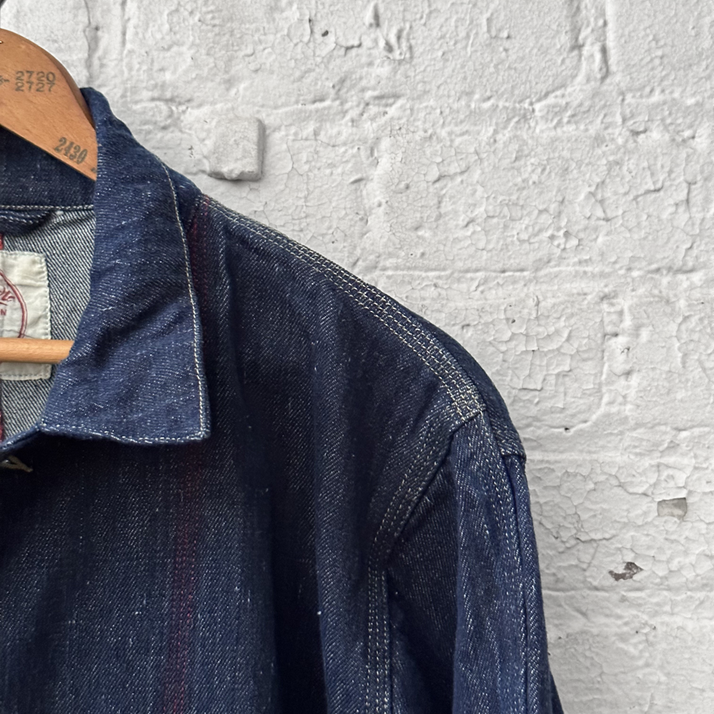 Stylish Blue Denim Jacket for Women & Men - Vintage Washed Denim Jacket with Front Pockets - Perfect for Casual Outfits, Streetwear & Fall Layering