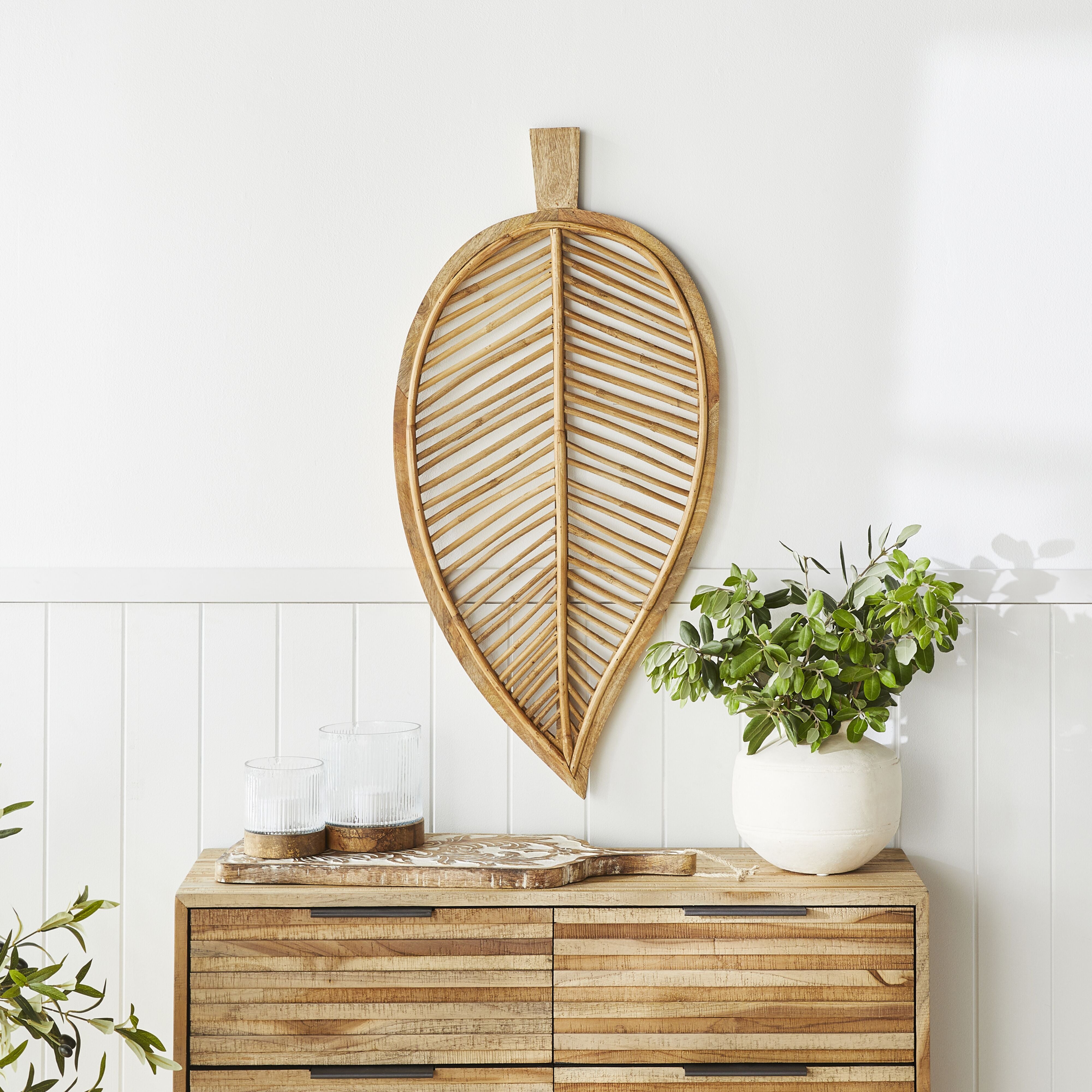 Eco-Friendly Bamboo Leaf Wall Hanging Decor - Small Handmade Natural Home Decoration for Living Room, Bedroom & Boho Style Interior Design