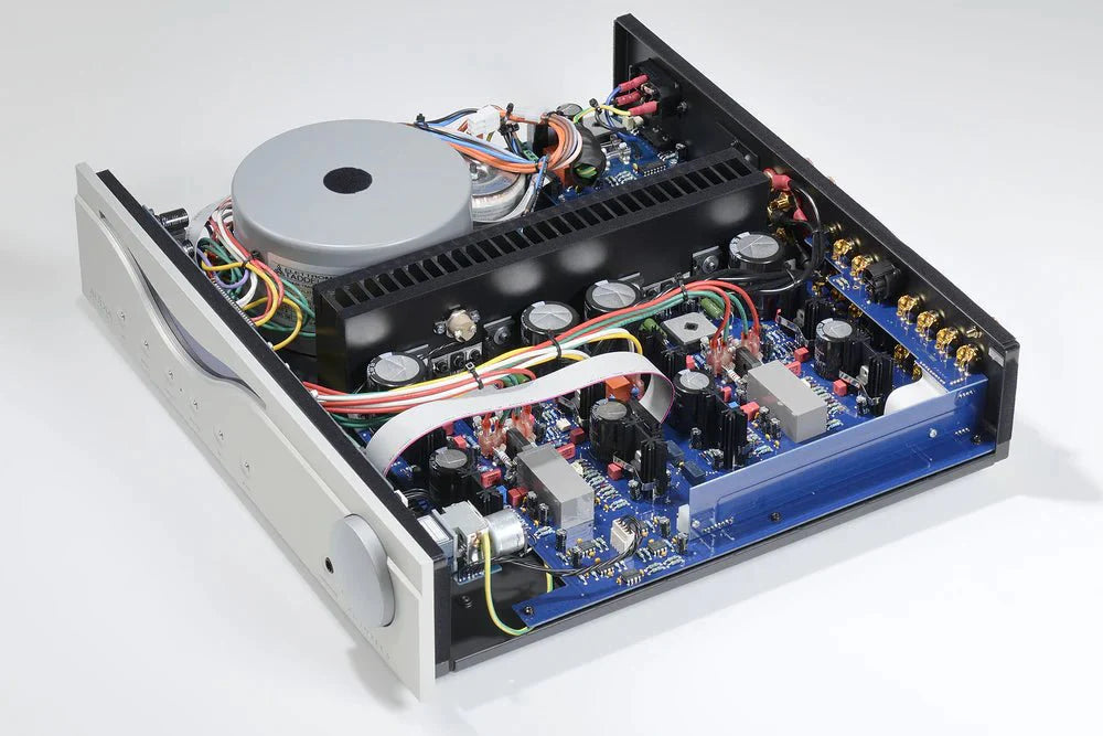 Audia Flight Three S Stereo Integrated Amplifier - High-End Audio System for Home Theater & Music Listening | Perfect for Audiophiles & Hi-Fi Enthusiasts