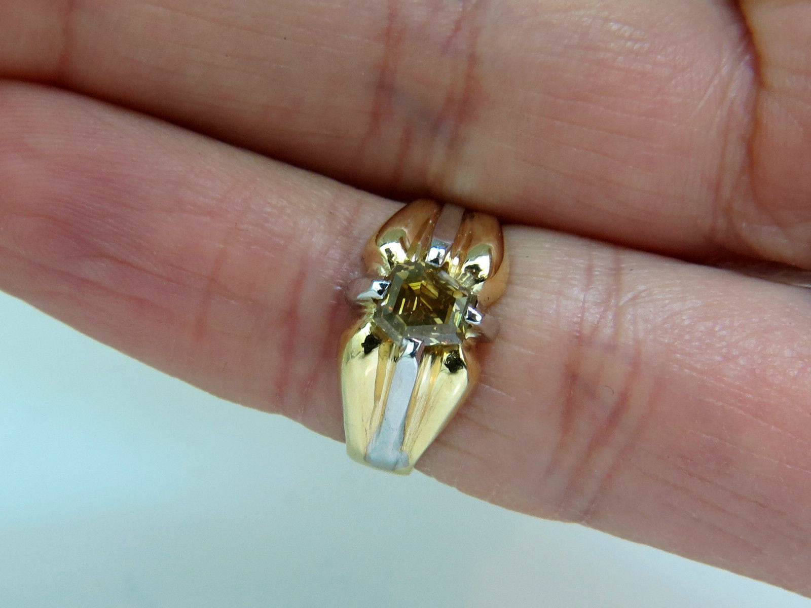 1.00CT GIA Certified Natural Fancy Green Yellow Brown Diamond Ring in 18K Gold - Perfect for Engagement, Wedding & Special Occasions