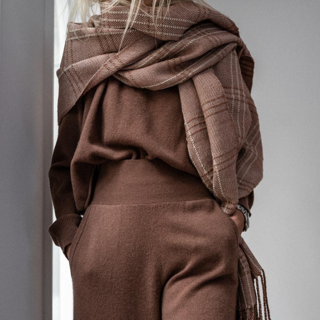 Premium Soft Adriano Alpaca Throw Blanket - Ultra Cozy Alpaca Wool Blanket for Bed, Couch & Travel - Warm Winter Throw for Home Decor, Gifts & Cold Weather Comfort