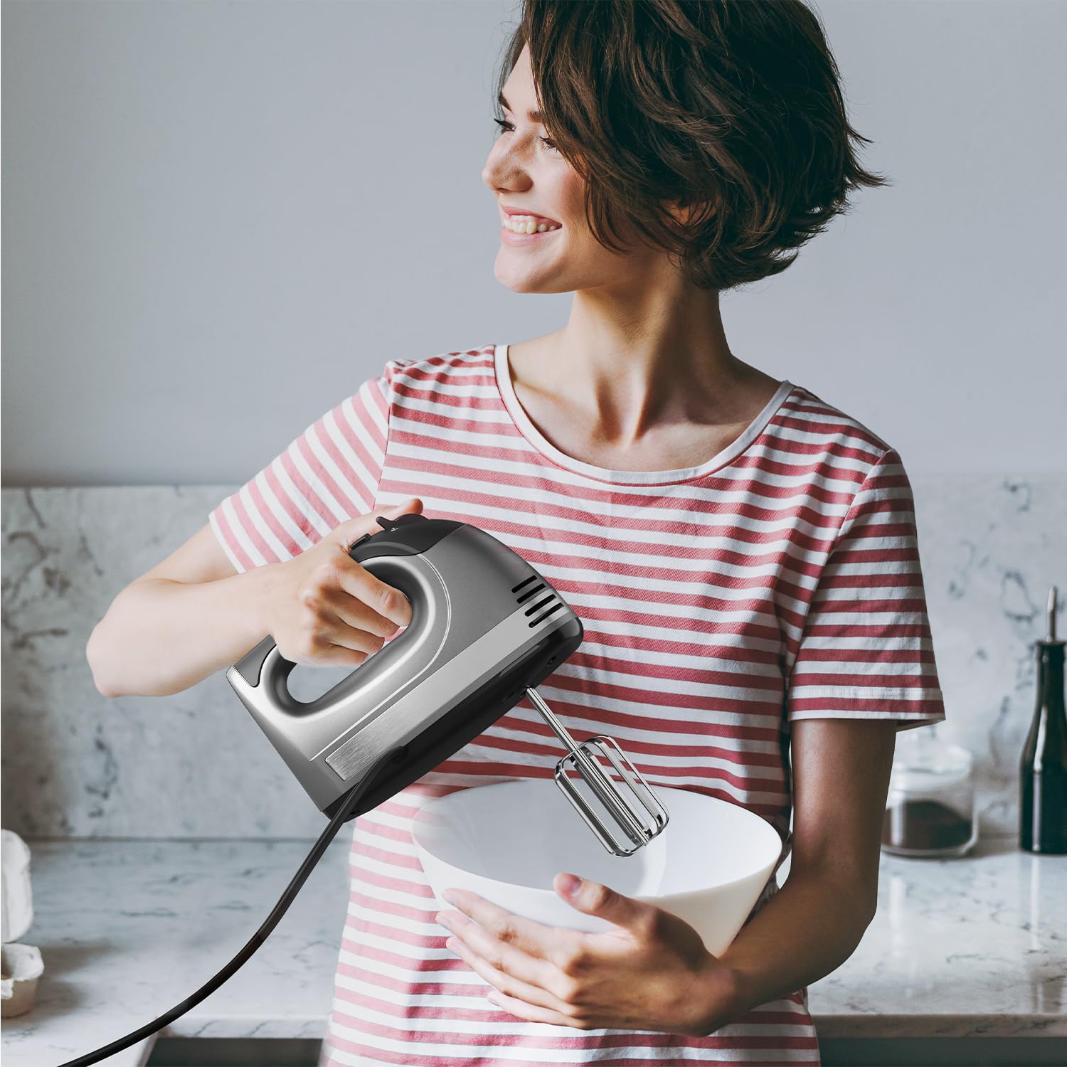 Mueller Electric Hand Mixer - 5 Speed 250W Turbo with Snap-On Storage Case & 4 Stainless Steel Attachments | Perfect for Whipping Cream, Mixing Cookies, Brownies, Cakes & Dough | Ideal for Home Baking, Holiday Cooking & Professional Kitchen Use