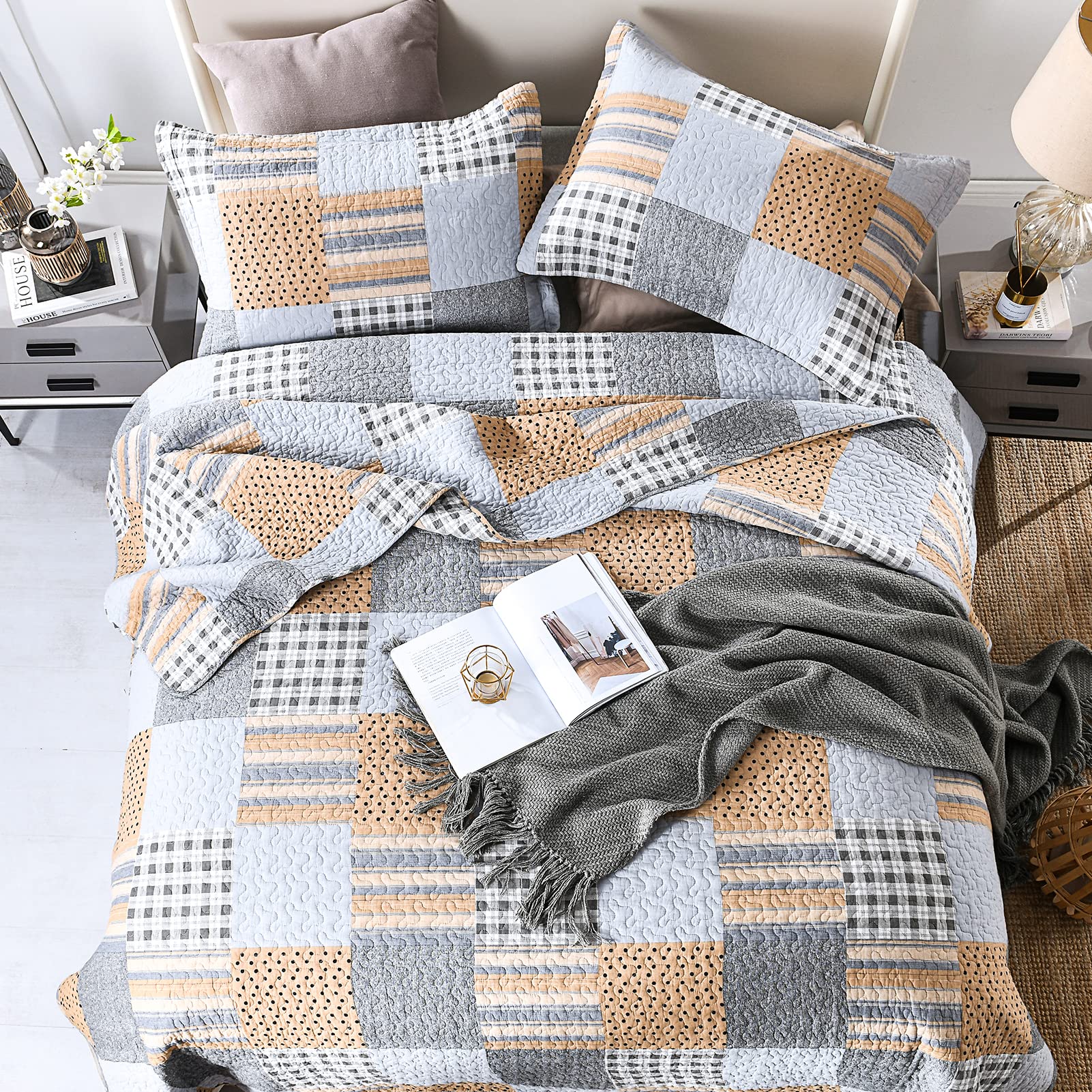 PANGUSHAN 100% Cotton King Size Quilt Set - Plaid Patchwork Reversible Bedspread, Lightweight Grey/Orange, 3-Piece Bedding Set | Perfect for Cozy Bedroom Decor & Guest Room Styling