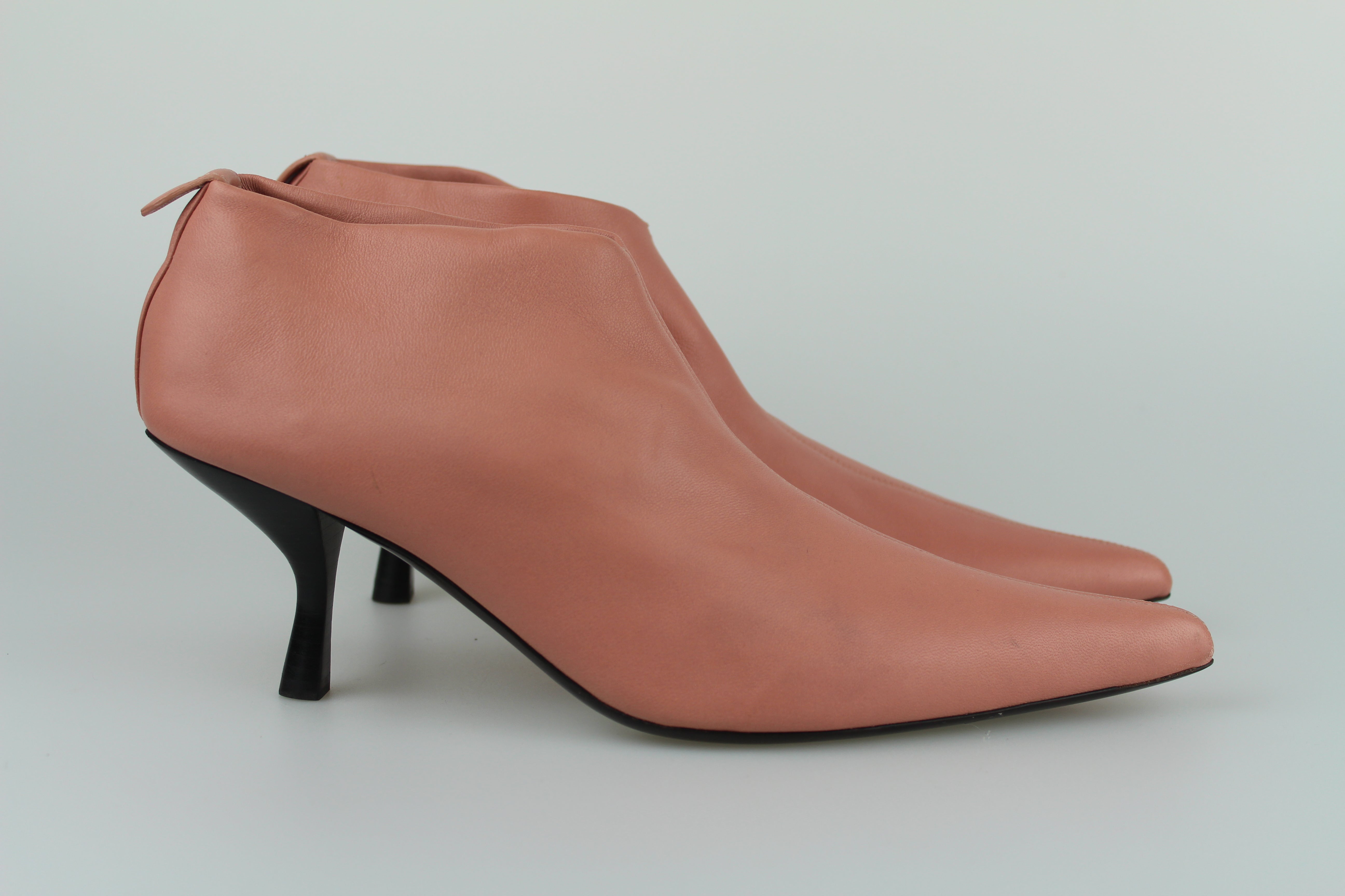 The Row Pink Antique Leather Boots Size 39.5 - Stylish & Comfortable for Women's Casual & Dressy Outfits