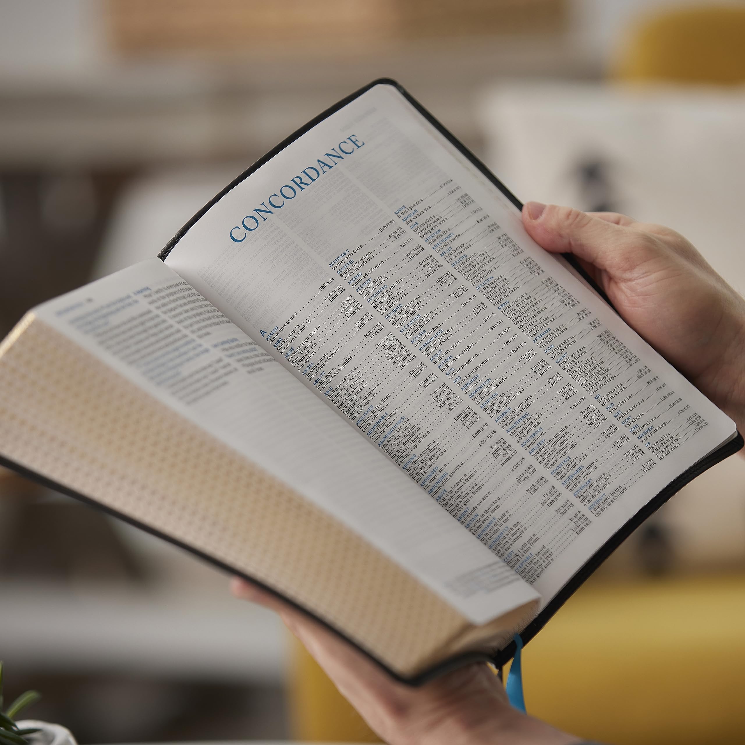 NKJV Large Print Thinline Reference Bible - Genuine Leather, Black, Comfort Print | Maclaren Series Blue Letter Edition | Perfect for Church, Bible Study & Personal Devotion | New King James Version Holy Bible