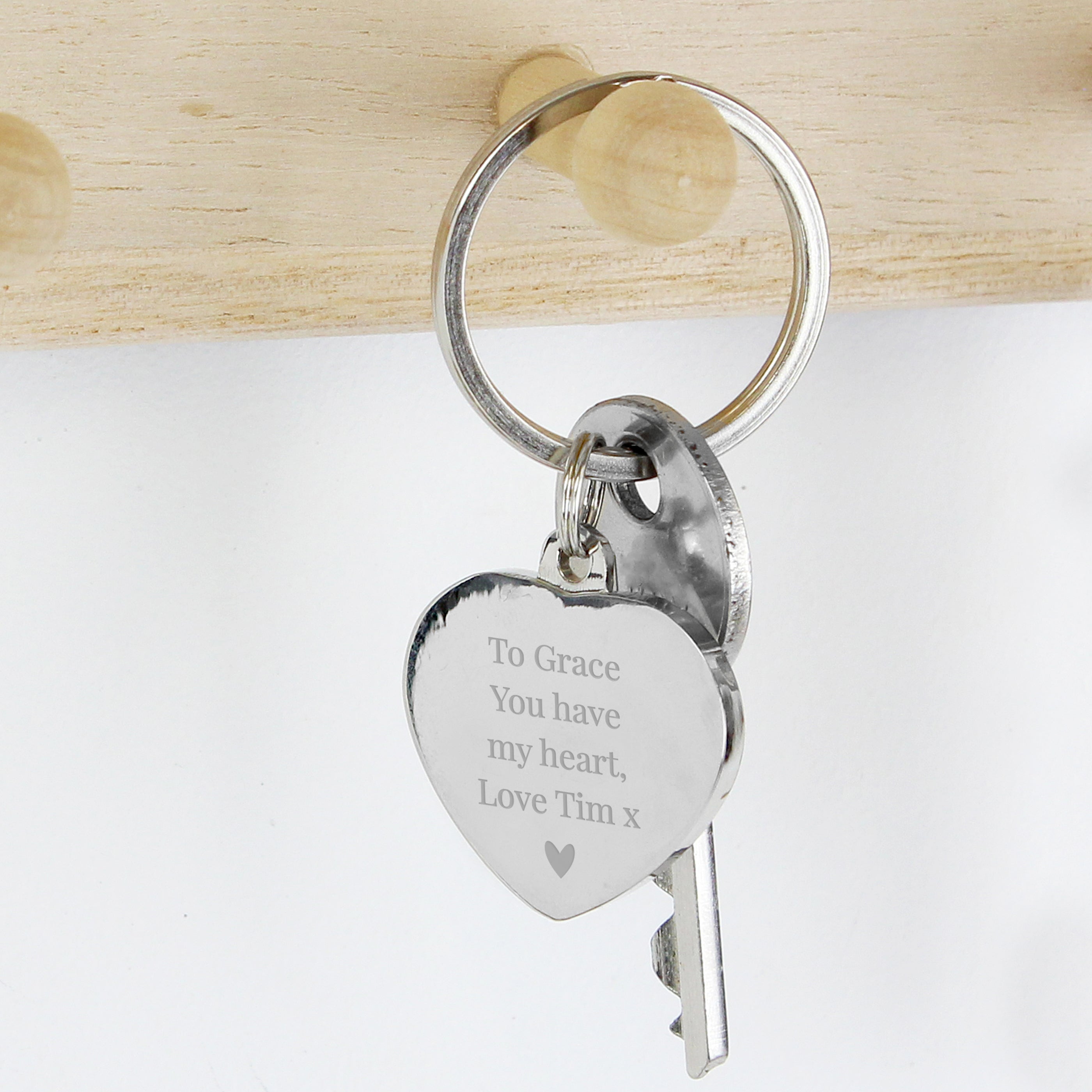 Personalized Free Text Diamond Heart Keychain - Custom Engraved Gift for Loved Ones, Perfect for Anniversaries, Birthdays & Special Occasions