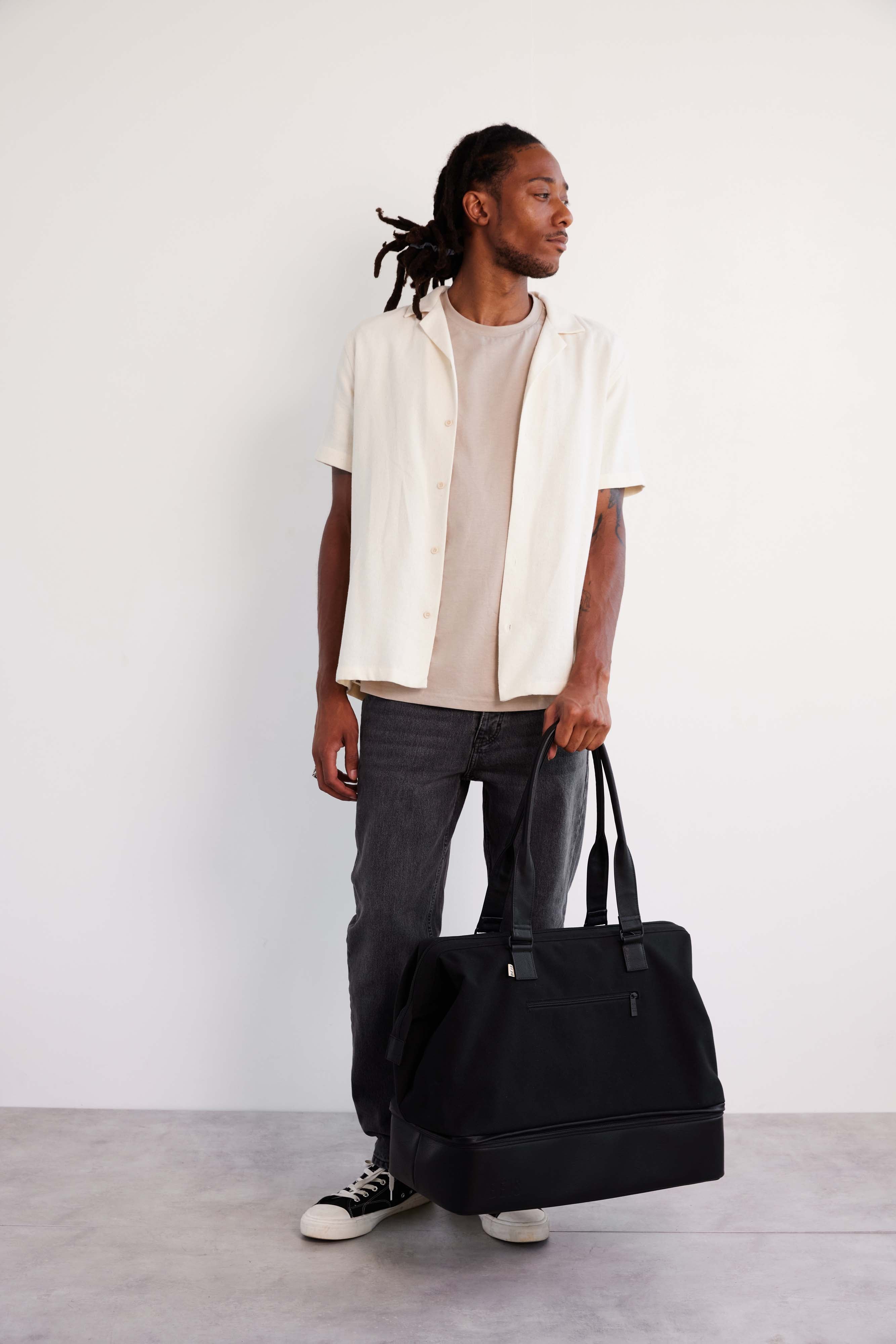 The Weekender Duffle Bag in Black - Perfect for Travel, Gym, and Weekend Getaways