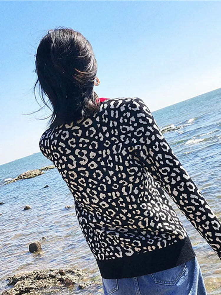 Women's Leopard Print Knitted Pullover Sweater - Long Sleeve Crewneck Contrast Color Winter Jumper for Casual Outfits & Office Wear