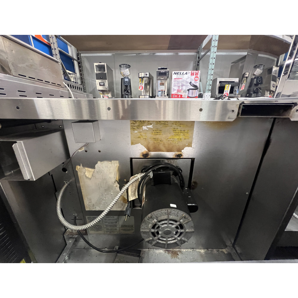 Garland SUMG 100 Single Deck Full Size Commercial Natural Gas Convection Oven - Perfect for Restaurants, Bakeries & Catering Businesses
