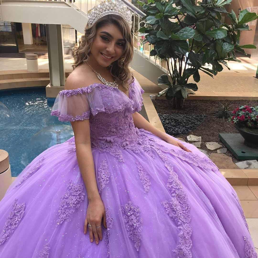 Emanni Women's Off-The-Shoulder Quinceañera Dress with Lace Appliques - Light Purple Ball Gown for Sweet 16, Prom, Wedding & Special Occasions