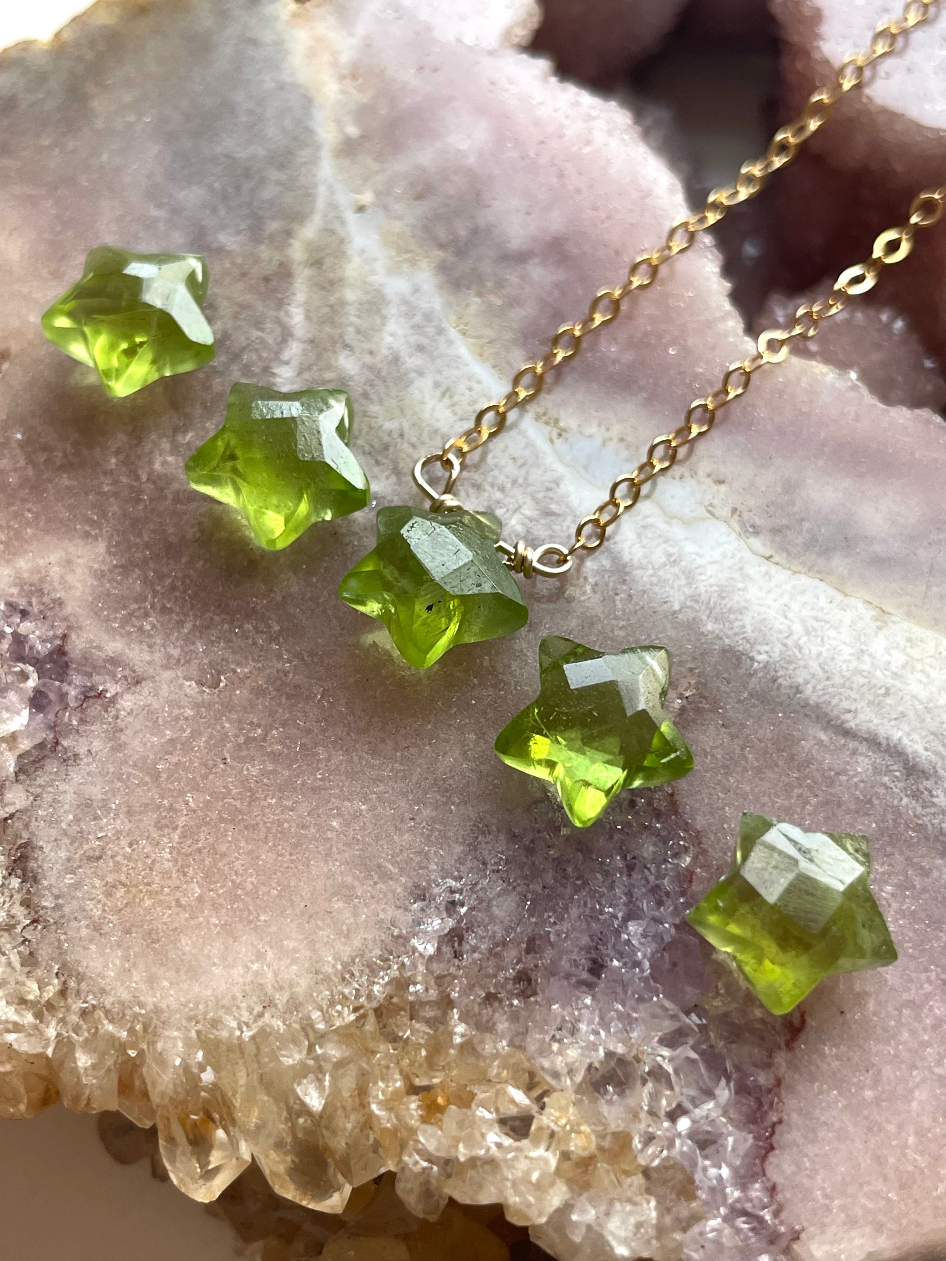 Peridot Star Necklace - August Birthstone Jewelry for Women | Elegant Zodiac Pendant Gift for Birthday, Anniversary & Special Occasions