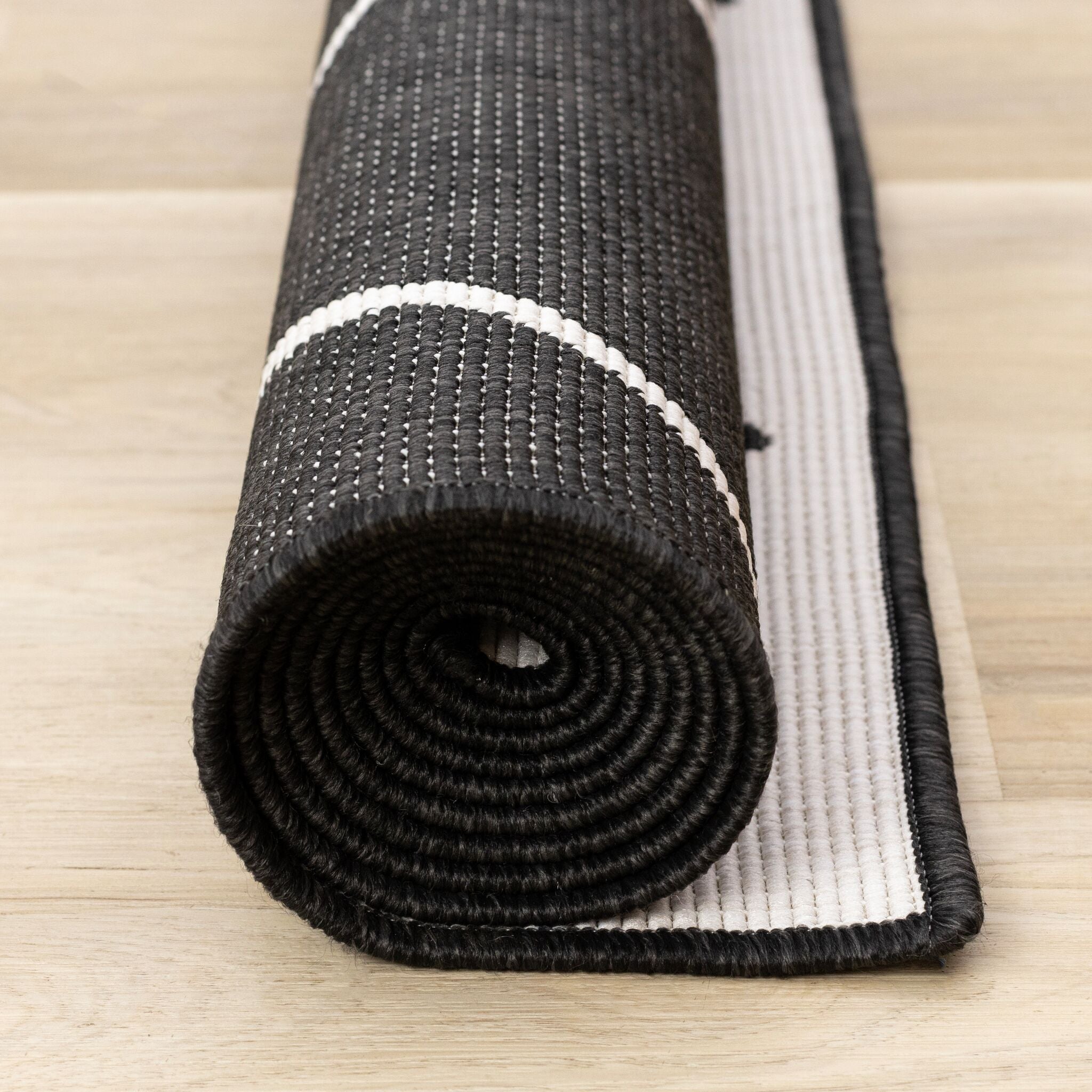 Bristol 5'3 x 7'7 Reversible Area Rug - White & Black Trellis Pattern - Perfect for Living Room, Bedroom or Office Decor