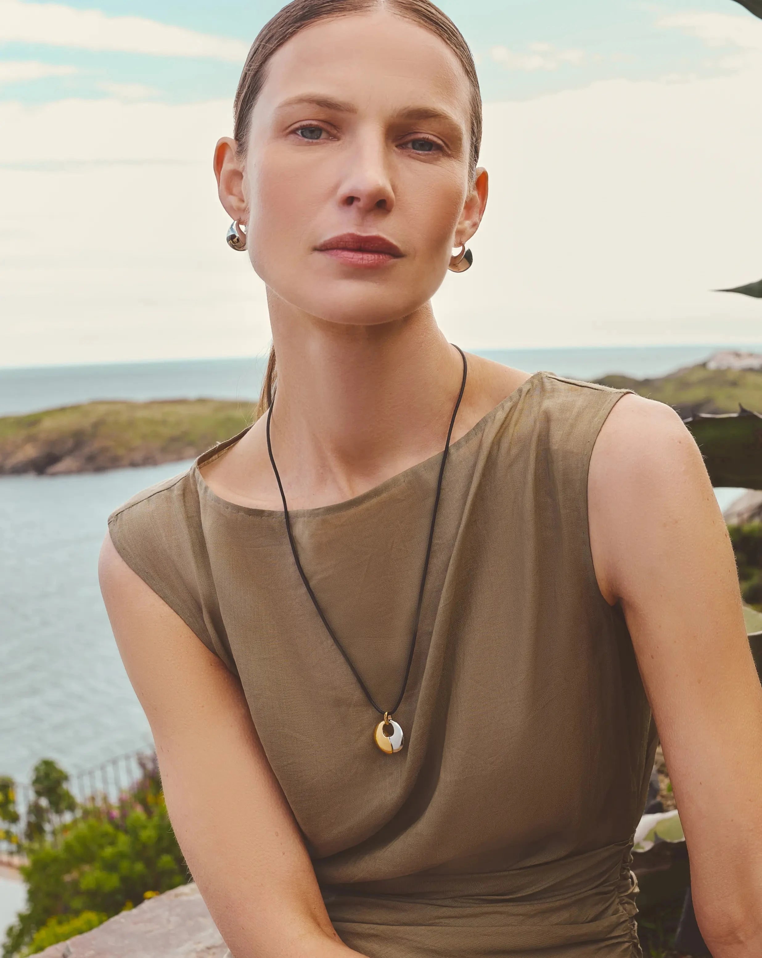 Sculptural Pebble Pendant Necklace Set in Mixed Metals - Elegant Layered Jewelry for Women, Perfect for Everyday Wear, Date Nights & Special Occasions