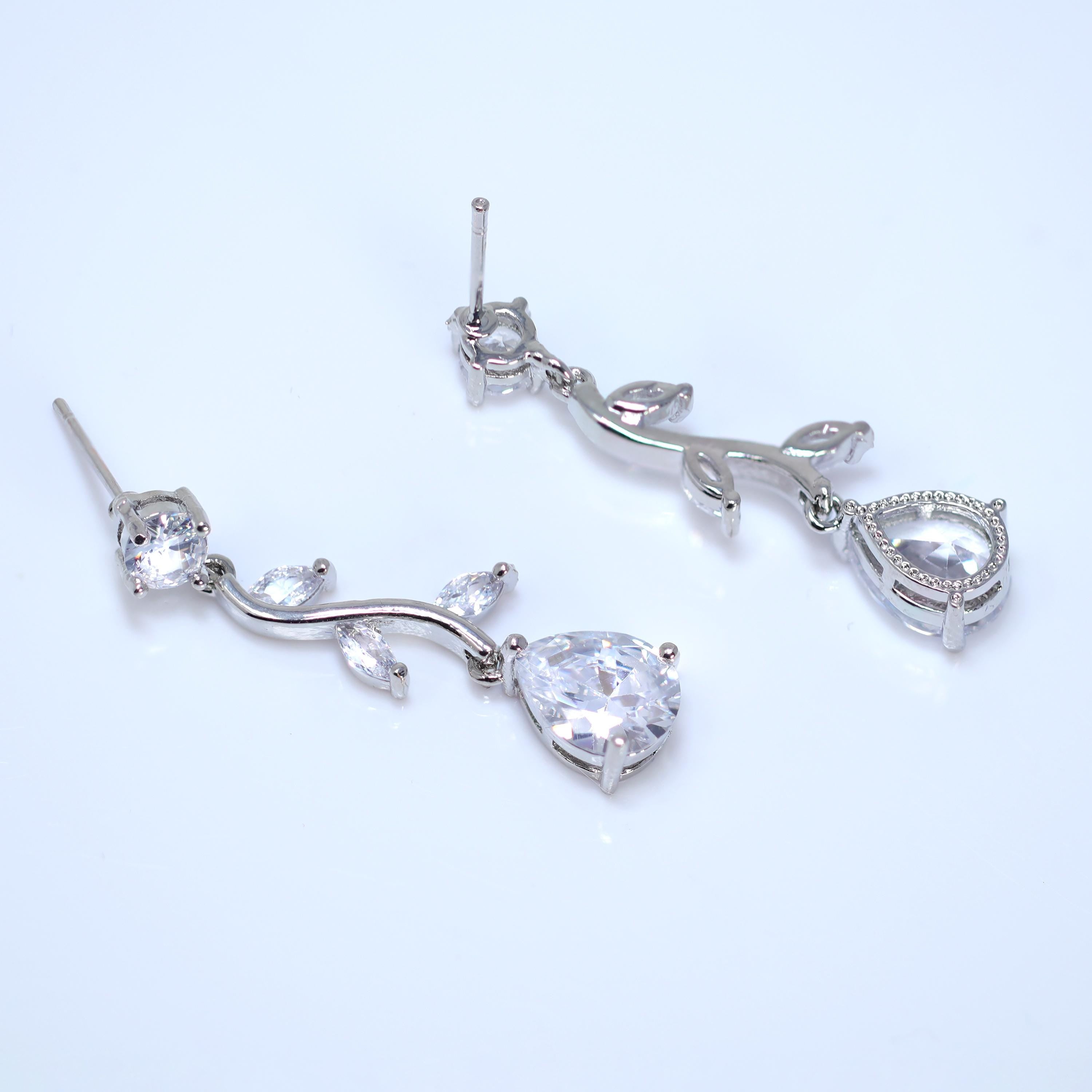 Swarovski Crystal Dainty Leaves Vine Necklace - Elegant Bridal Jewelry Set with Statement CZ Earrings | Perfect for Weddings, Anniversaries & Special Occasions