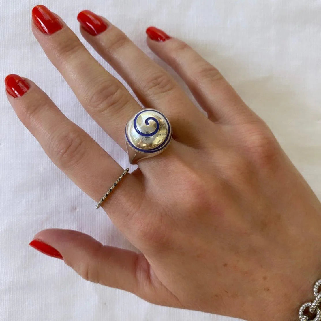 Swirl Pillbox Ring - Elegant Silver Ring for Women | Perfect for Medication Storage & Fashion Accessory