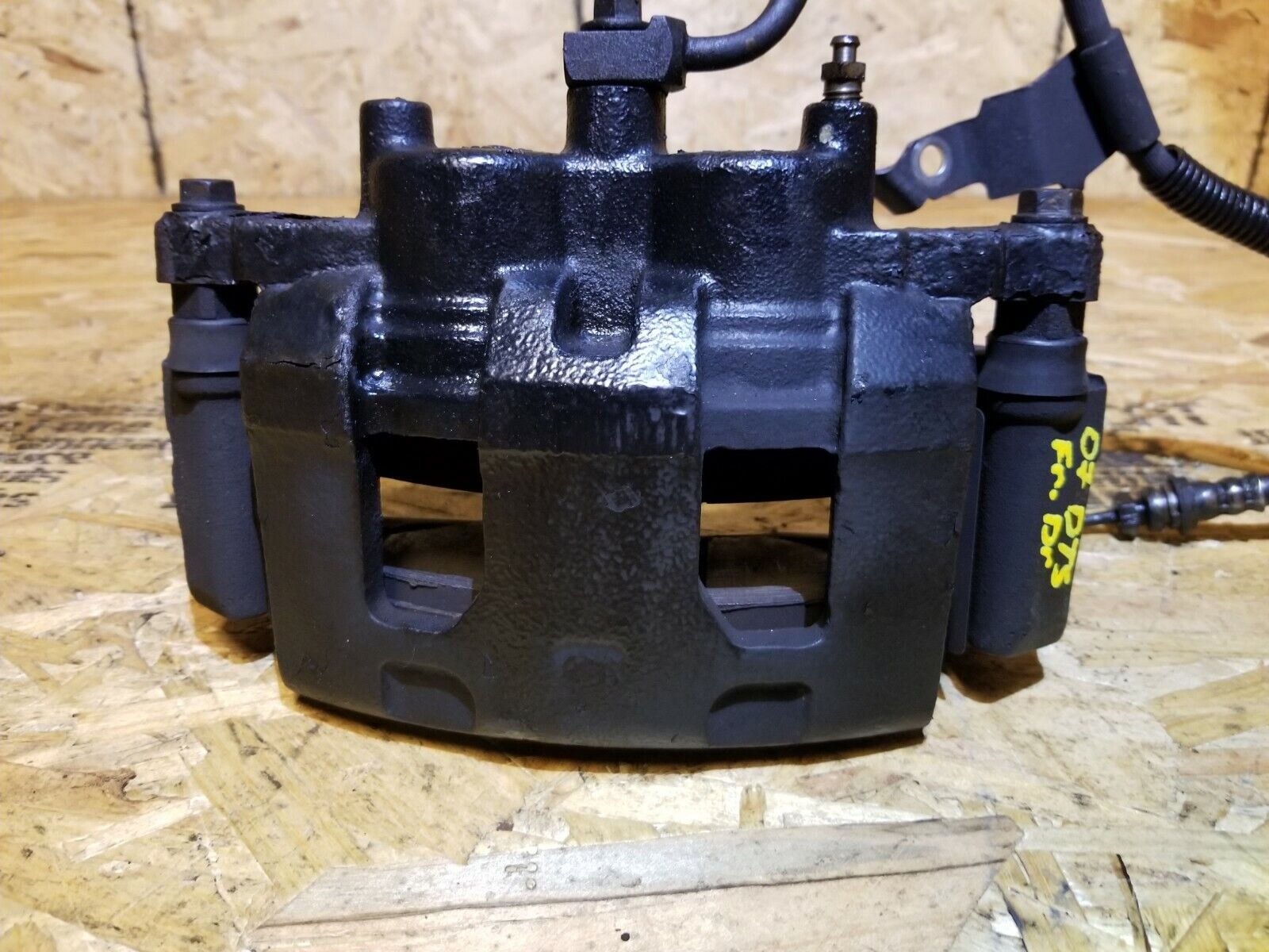 06-11 Cadillac DTS Front Left Driver Side Brake Caliper - OEM Replacement Part for Smooth Braking Performance | Perfect for City Driving & Highway Commuting