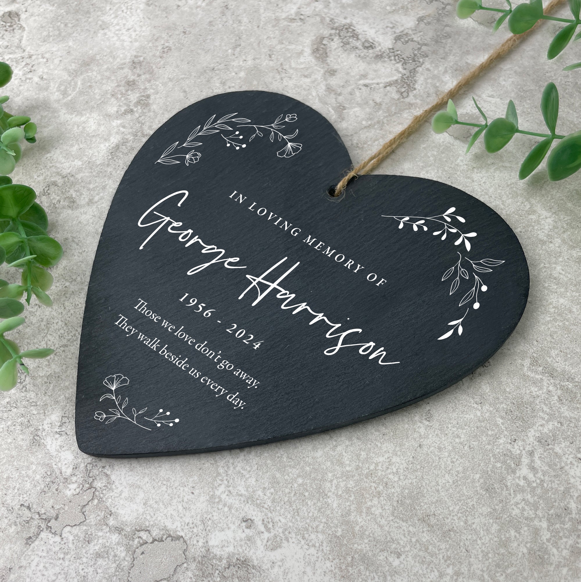 Personalized Memorial Wreath - Engraved Slate Hanging Heart Decor (15x16cm) - Sympathy Gift for Loss of Loved One, Funeral Keepsake, Home Memorial Display