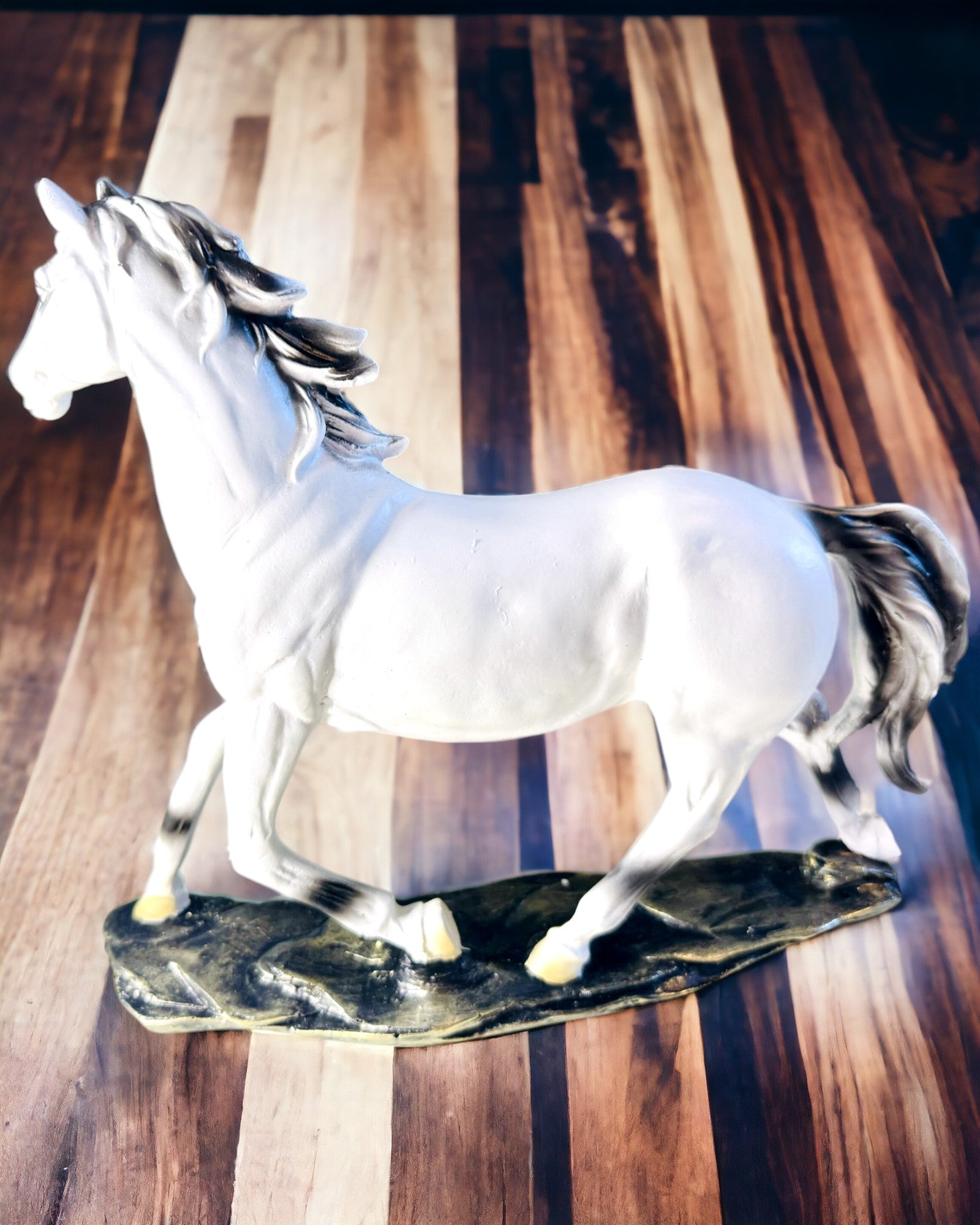 Handcrafted Horse Sculpture - Elegant Decorative Figurine with Custom Engraving | Perfect for Home Decor, Office Display & Gift Giving