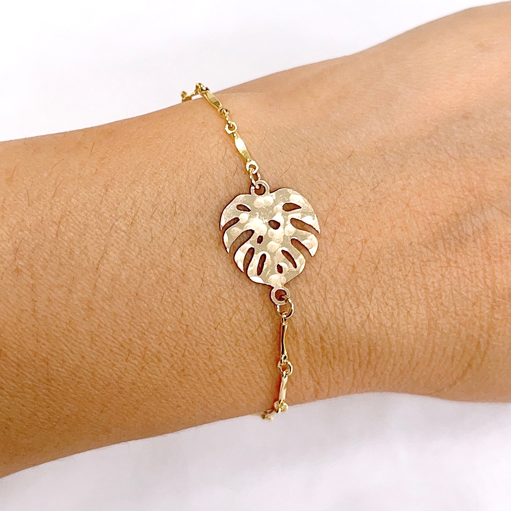 Monstera Leaf Bracelet for Women - Boho Beaded Adjustable Wristband (B366) - Perfect for Casual Wear, Festivals, and Boho Fashion Accessories