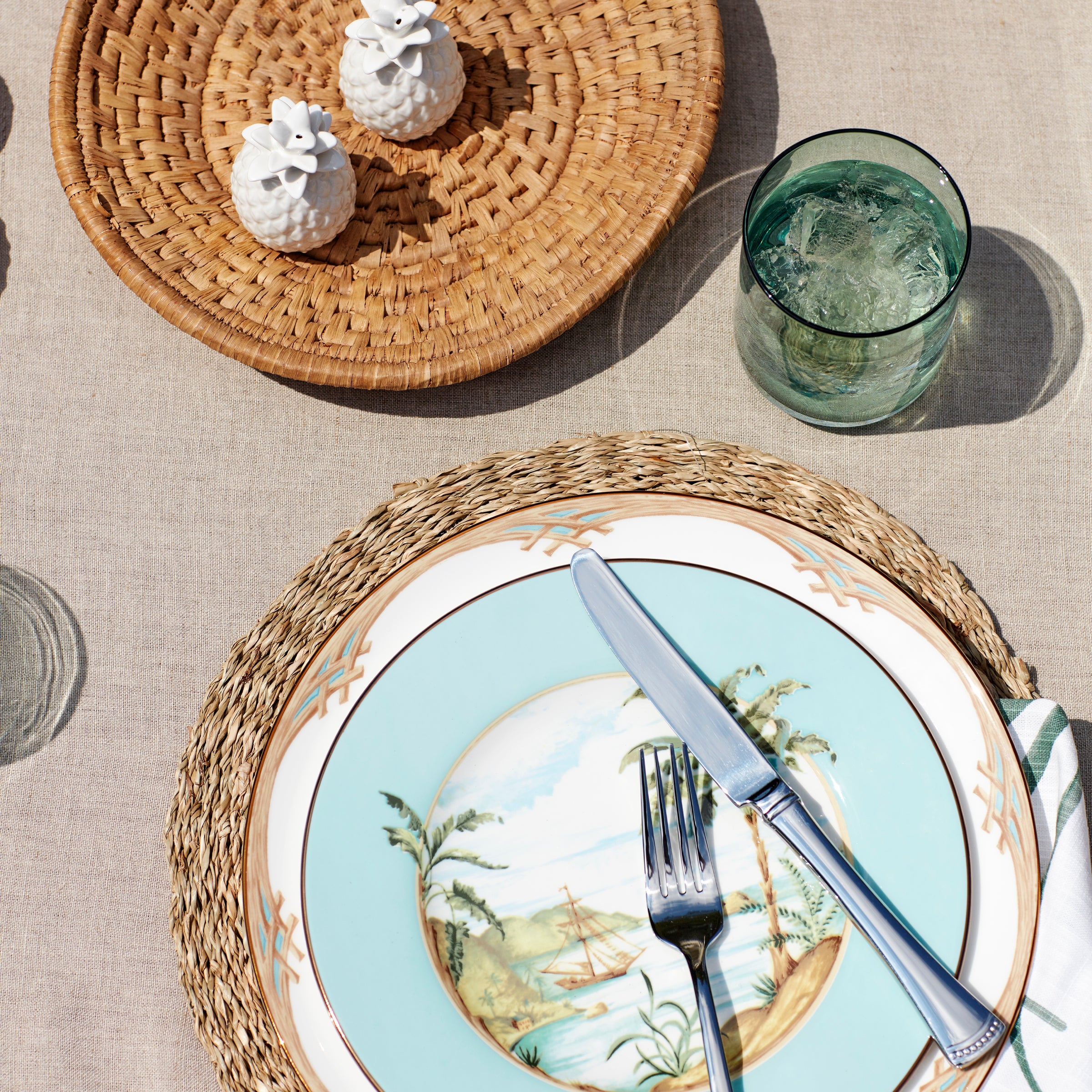 British Colonial Style Bamboo Dinner Plates - 10.5 Inch Round Eco-Friendly Dishes for Dining, Parties & Home Decor
