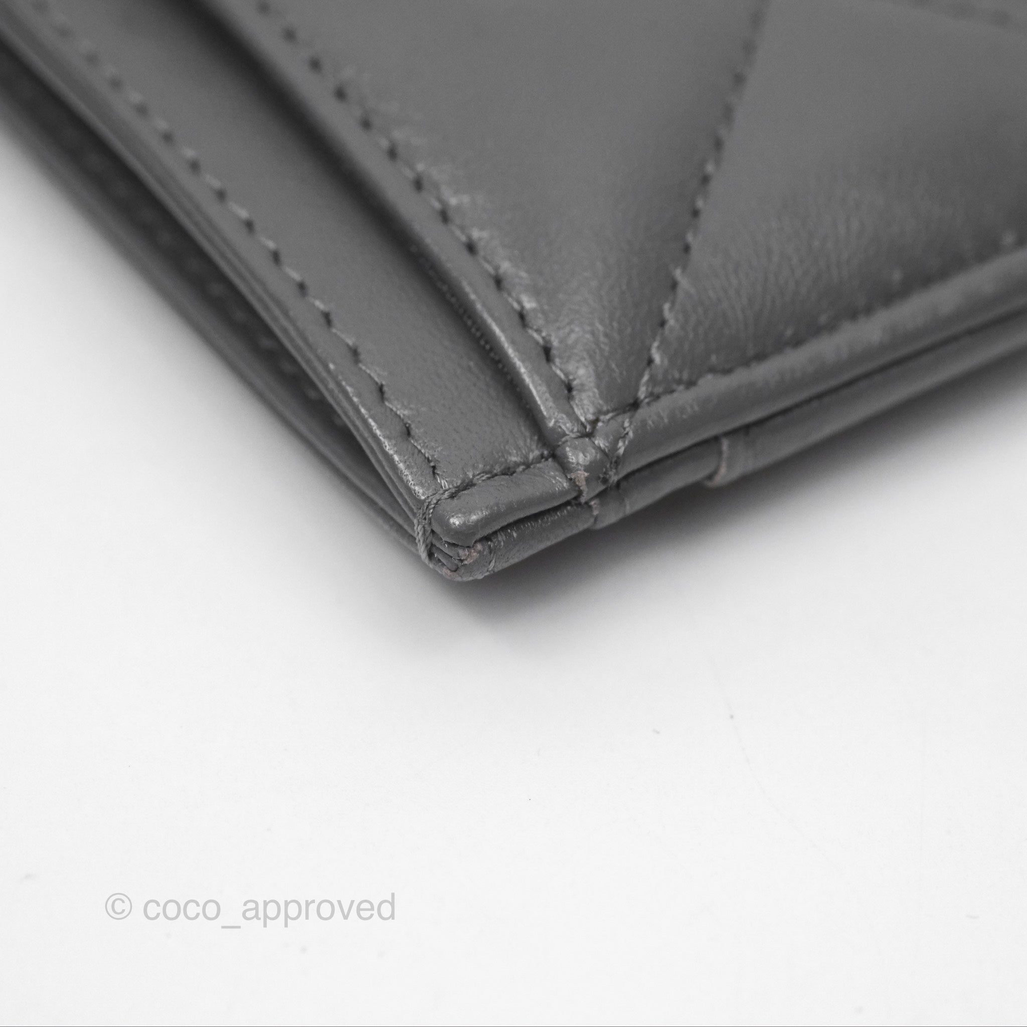 Chanel 19 Quilted Grey Leather Card Holder with Silver Hardware - Luxury Compact Wallet for Everyday Use & Travel