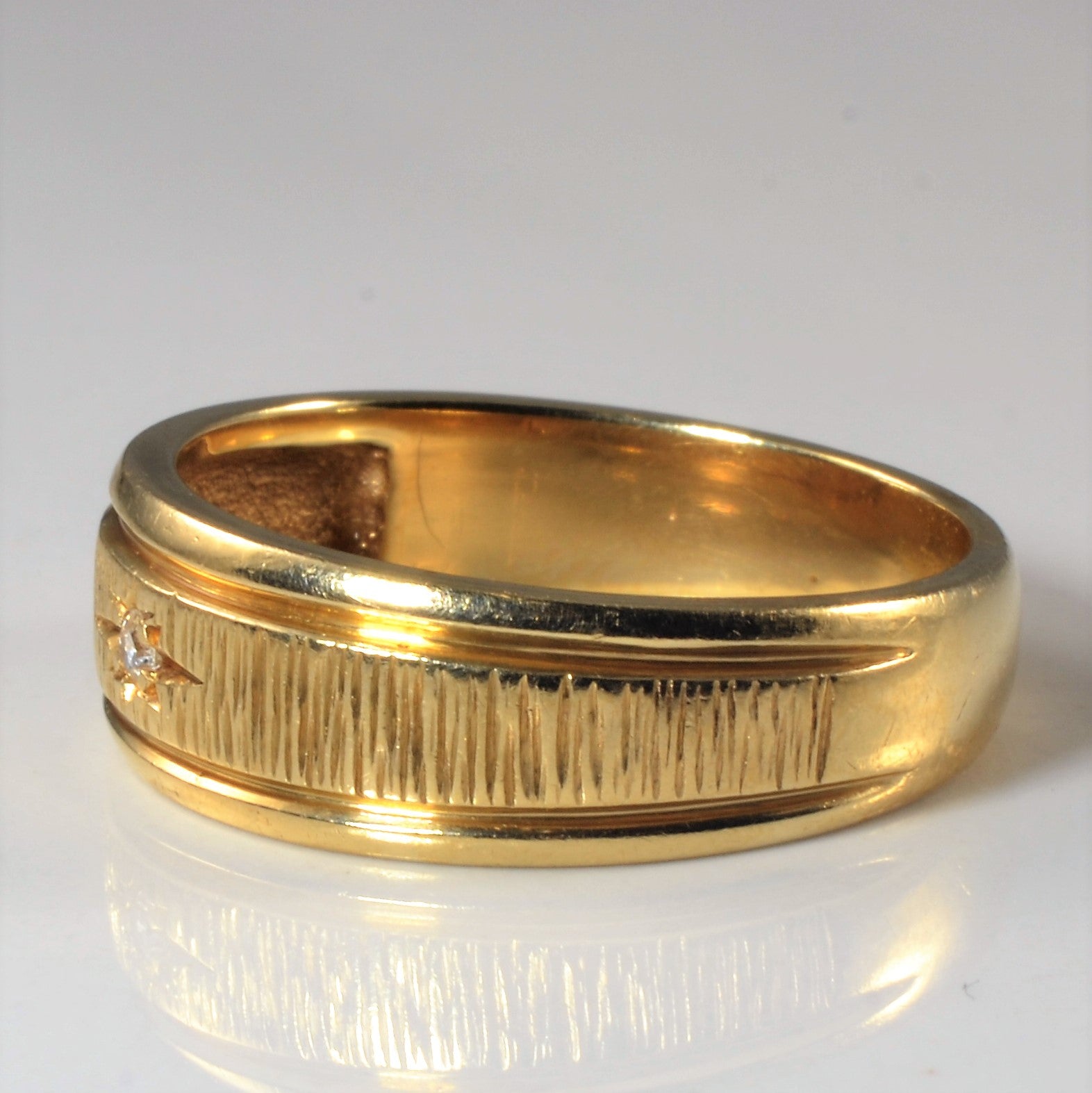 Textured 14K Yellow Gold Diamond Wedding Band Ring for Women | 0.03ct Round Cut Diamond | Size 9.5 | Perfect for Anniversary, Engagement & Everyday Wear