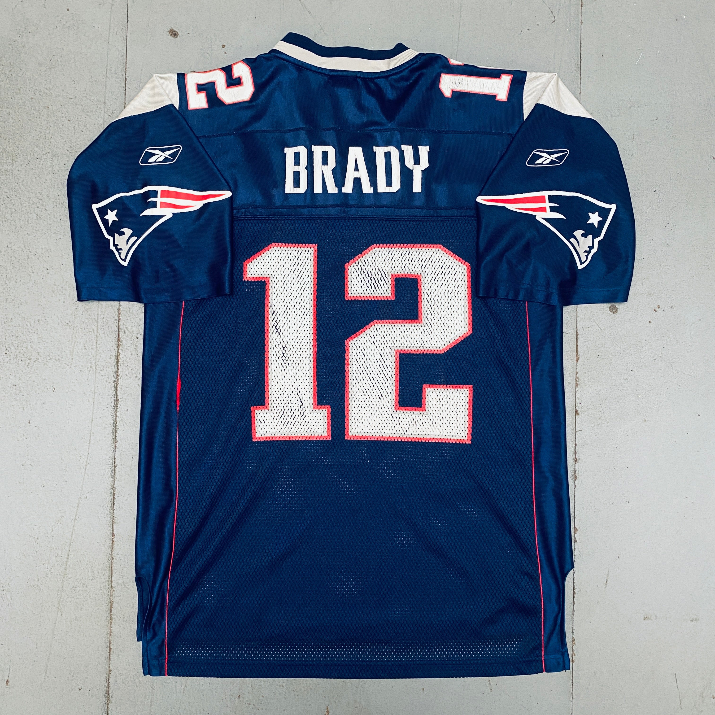 Authentic New England Patriots Tom Brady 2002/2003 Replica Jersey (Men's) - Perfect for NFL Games, Sports Events & Fan Collections