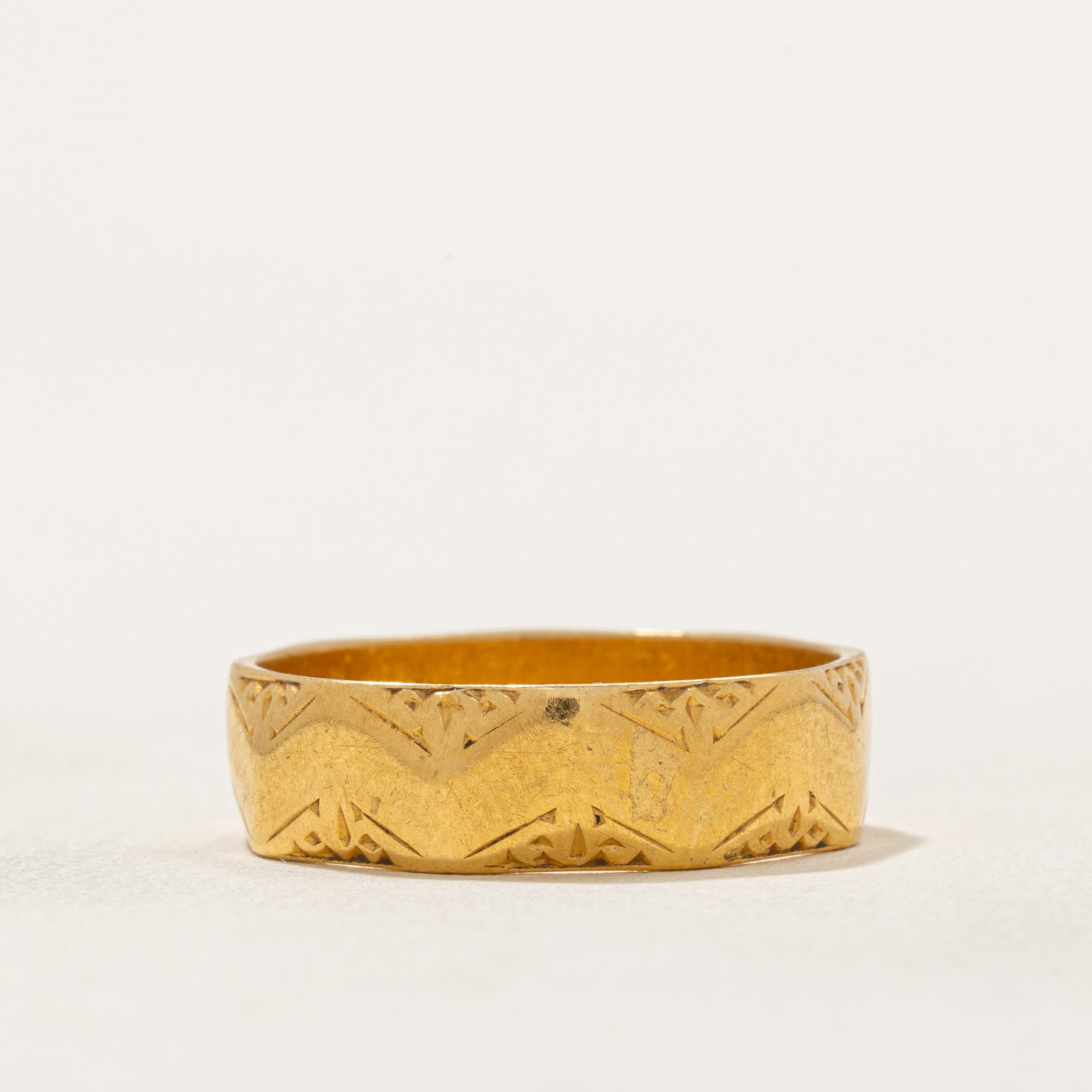 1966 Vintage London 22k Yellow Gold Engraved Wedding Band Ring - Size 8.5 - Perfect for Anniversaries, Engagements & Special Occasions