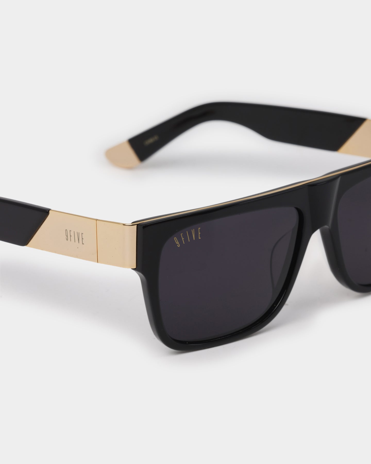 22 Black & Gold Polarized Sunglasses for Men & Women - UV Protection, Fashionable & Lightweight - Perfect for Driving, Beach & Outdoor Activities
