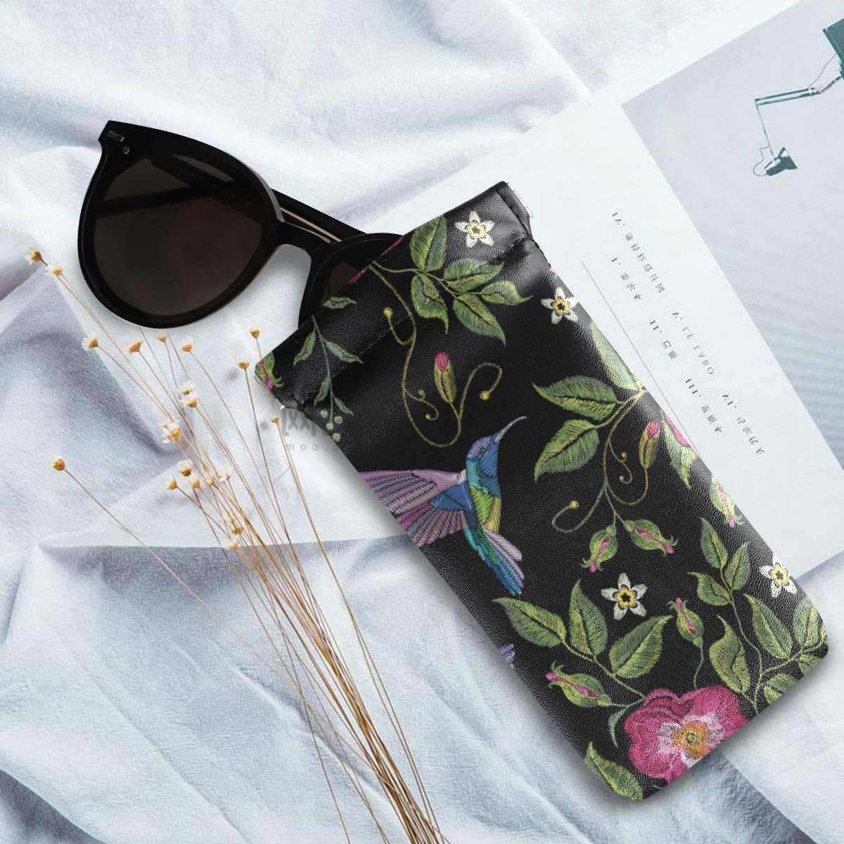 Moyyo Hummingbird Print PU Leather Eyeglasses Case - Soft Portable Sunglasses Pouch for Women & Men | Travel Wallet, Eyewear Protection | Perfect for Daily Use, Office, Vacation & Gift Giving