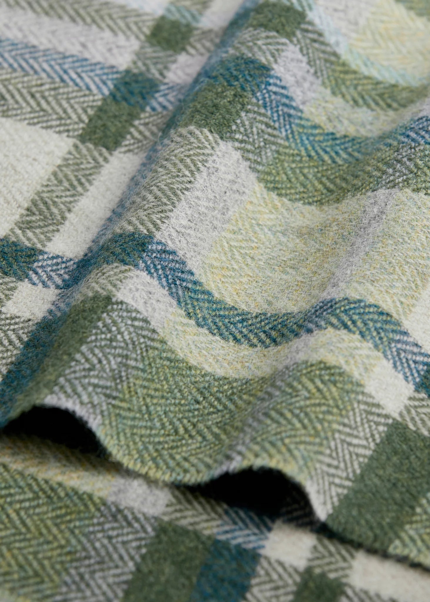 Foxford Lambswool Scarf - Turquoise & Cream Tartan Check Wrap for Women & Men | Winter Warm Fashion Accessory for Outdoor Activities & Holiday Gifts