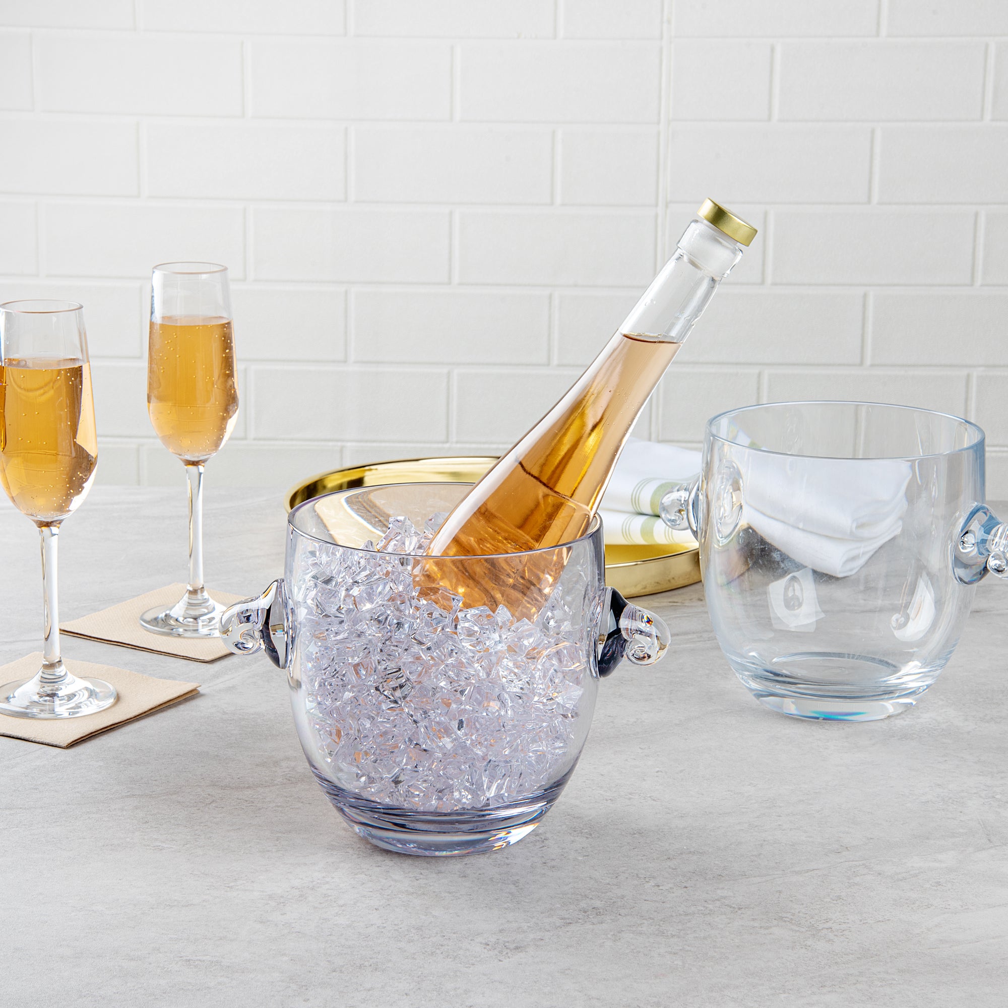 Bar Lux 2.1 Quart Clear Plastic Champagne Bucket with Ice Holder - 8.75