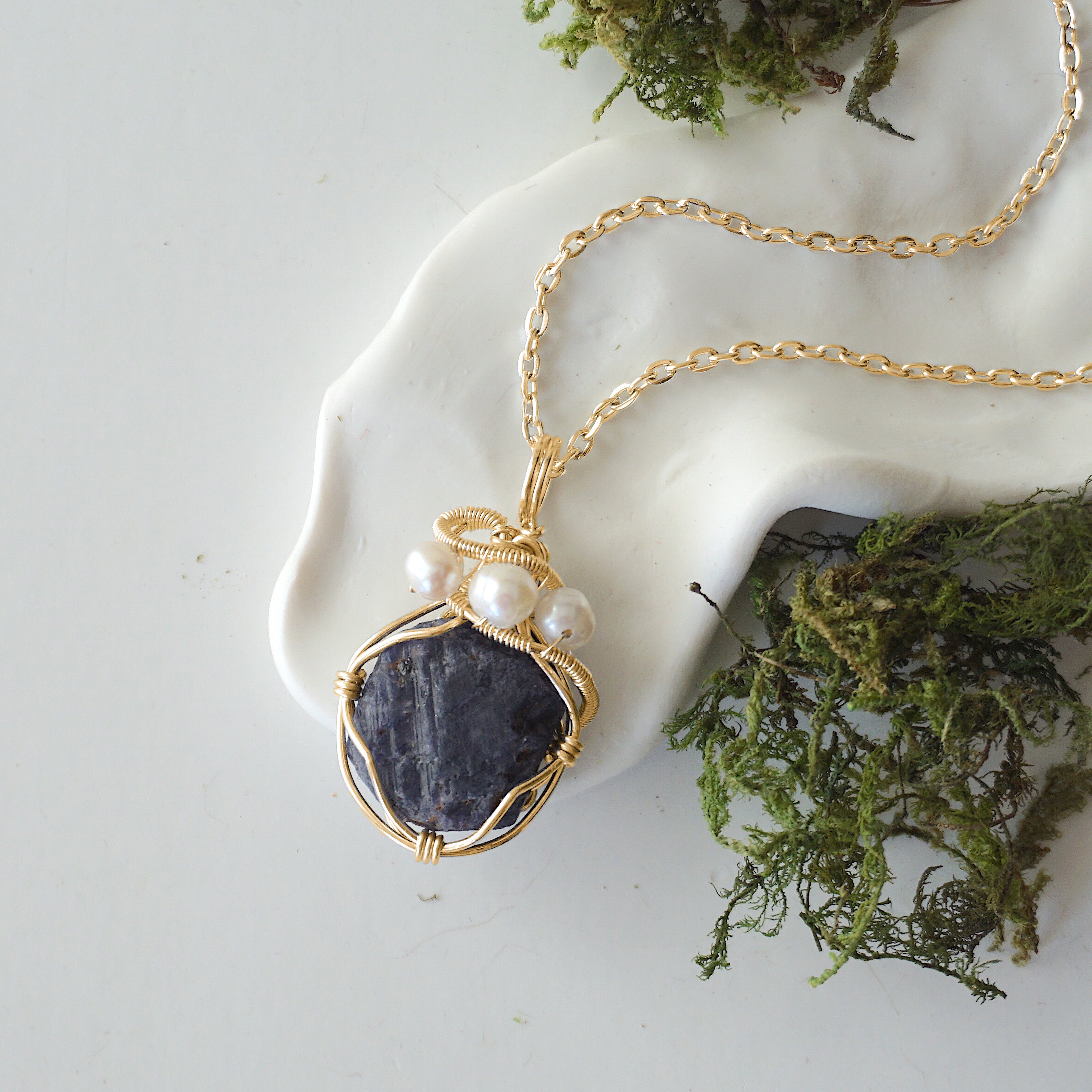 Elegant Sapphire & Pearl Necklace - 18K Gold Plated Jewelry for Women - Perfect for Weddings, Parties & Special Occasions