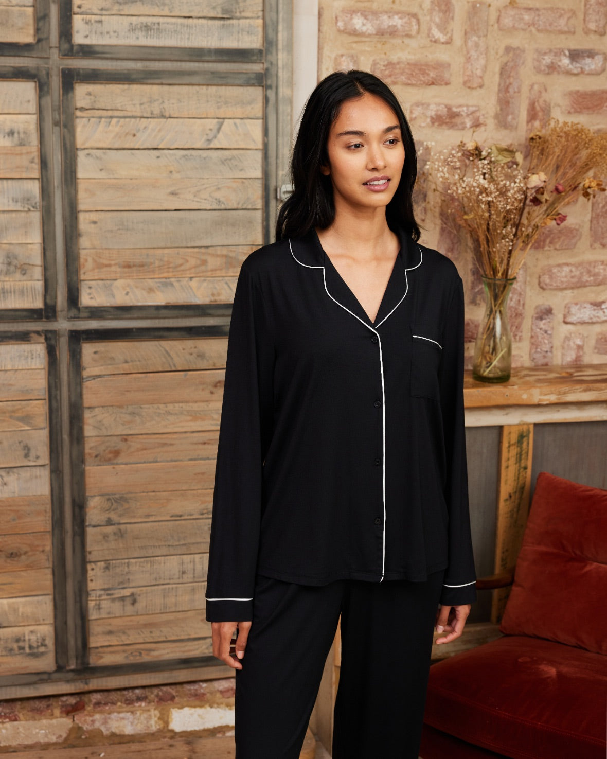 Premium TENCEL™ Modal Long Sleeve Button Up Pajama Set for Women - Soft & Breathable Sleepwear - Black - Perfect for Relaxing at Home & Comfortable Nighttime Sleep